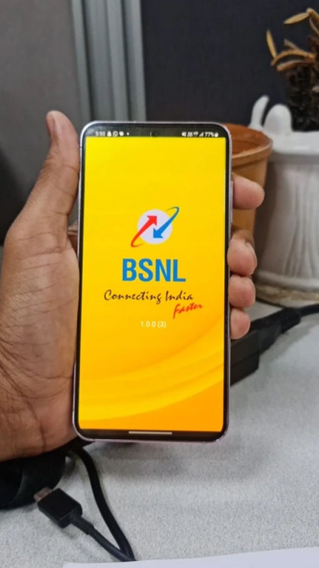 जियो और एयरटेल की तुलना में BSNL टेलीकॉम सेक्टर में काफी कमजोर हो गई है। 