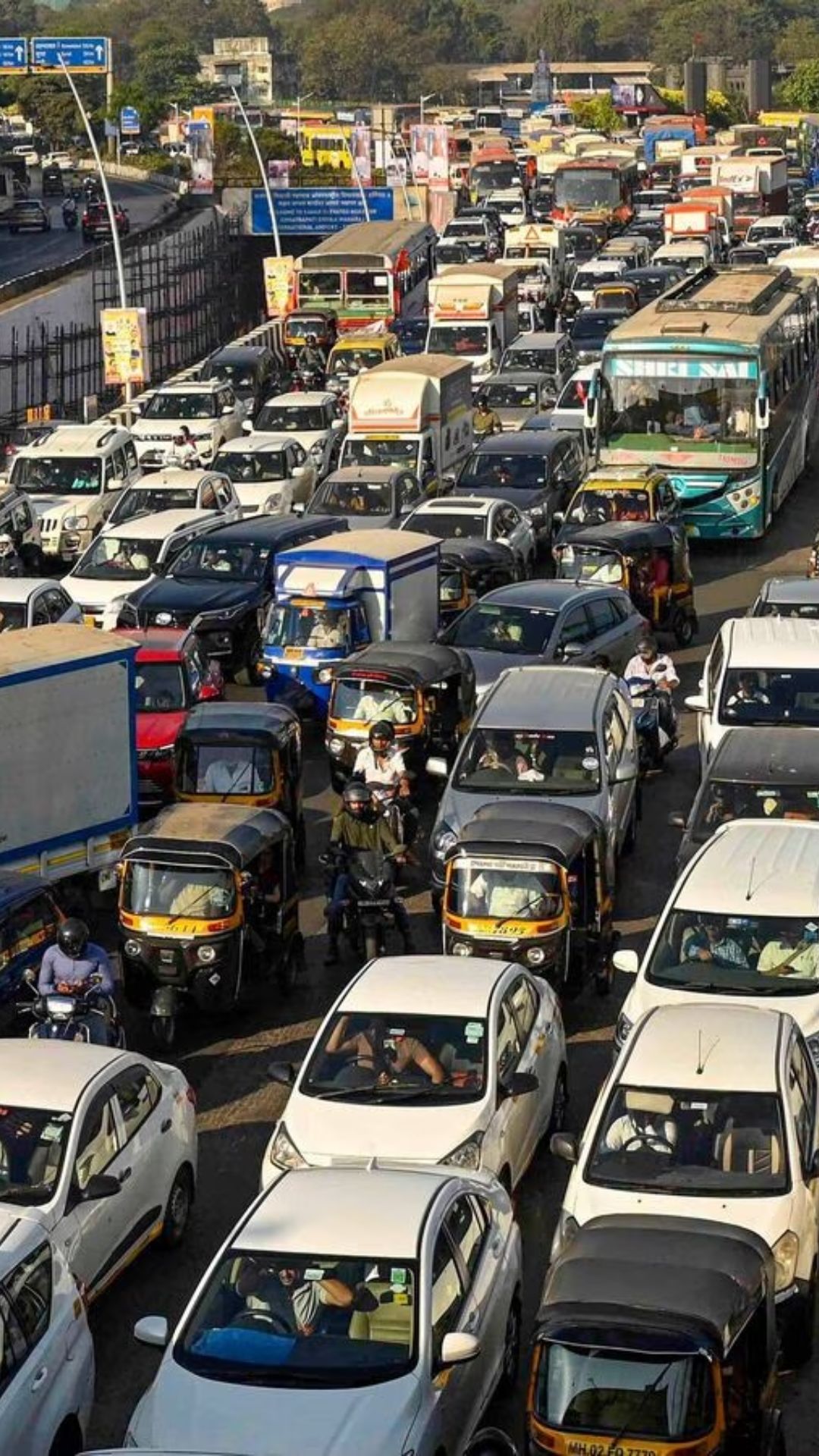 दुनिया के इन शहरों में लगता है सबसे गंदा ट्रैफिक जाम, लिस्ट में भारत के हैं 3