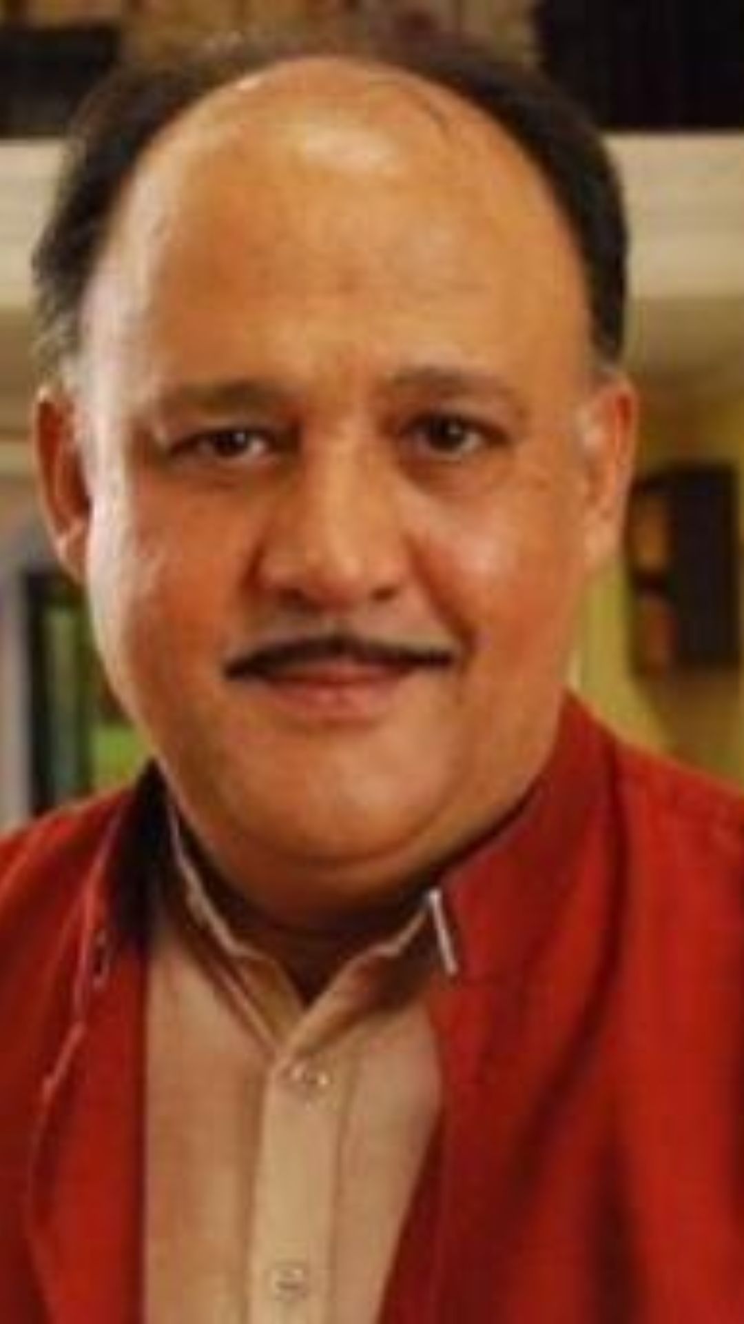 Alok Nath Birthday: इन फिल्मों में निभाई हैं संस्कारी बाबूजी की भूमिका 