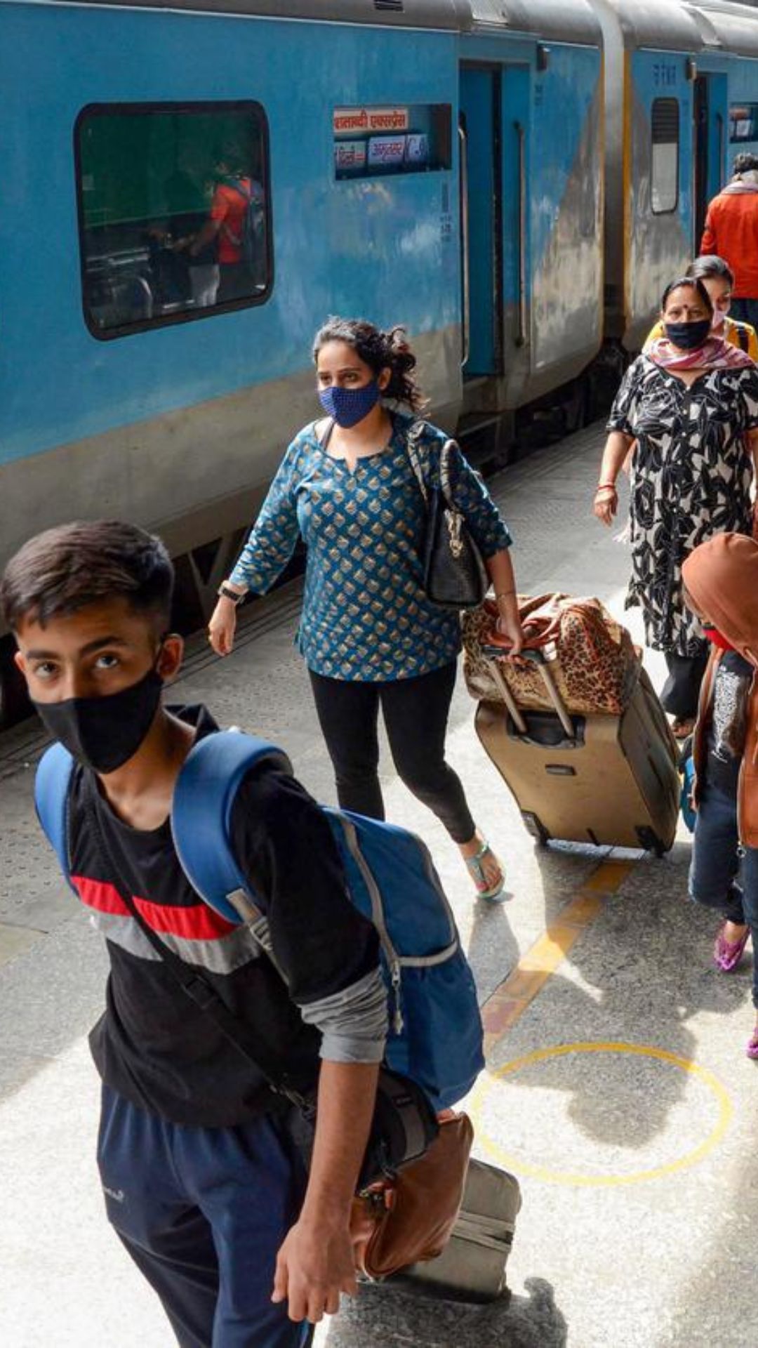 भारत के किस रेलवे स्टेशन में सबसे ज्यादा प्लेटफॉर्म हैं?