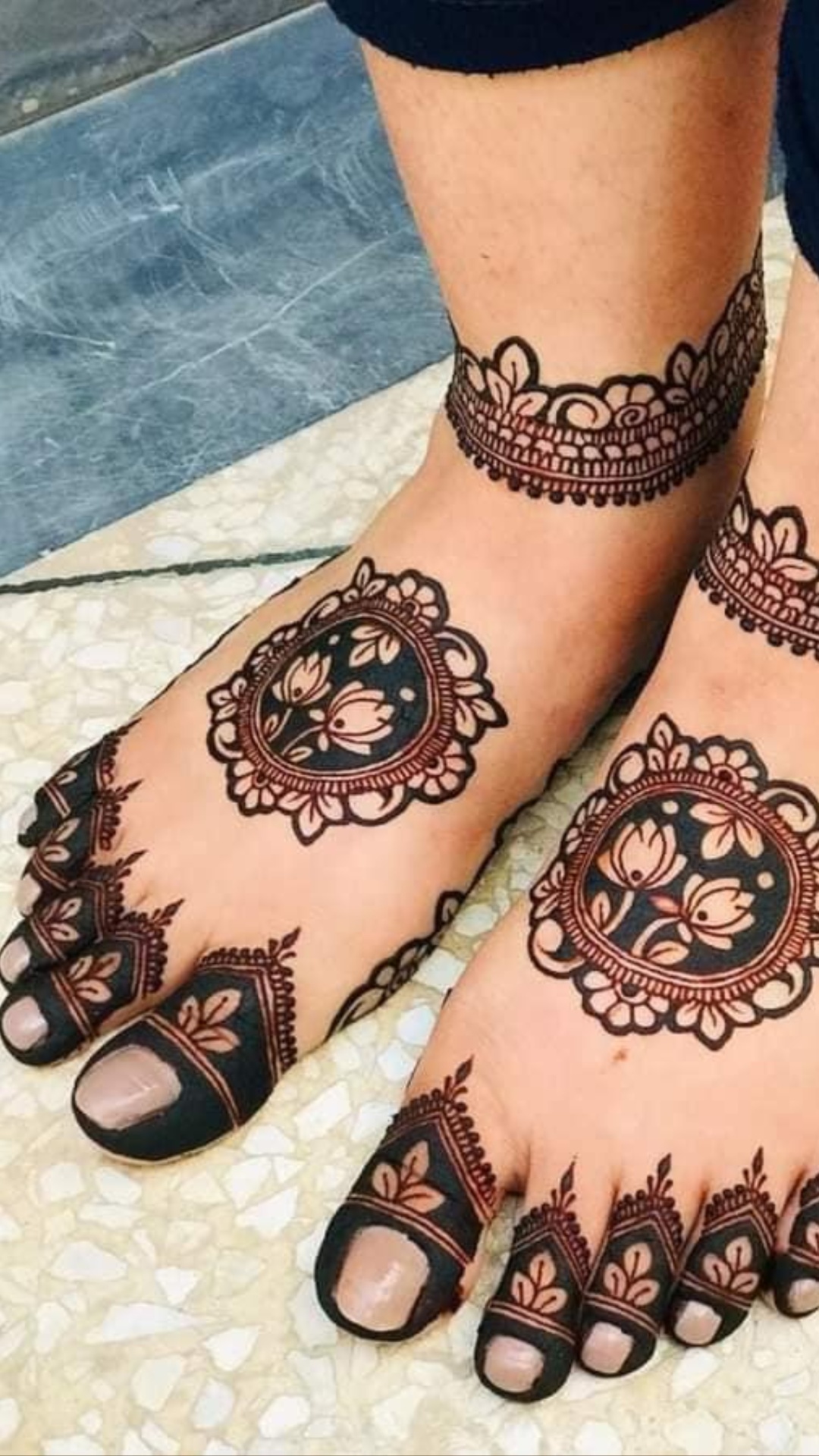 35 Unique Mehndi Designs For Your Fingertips – Shopzters