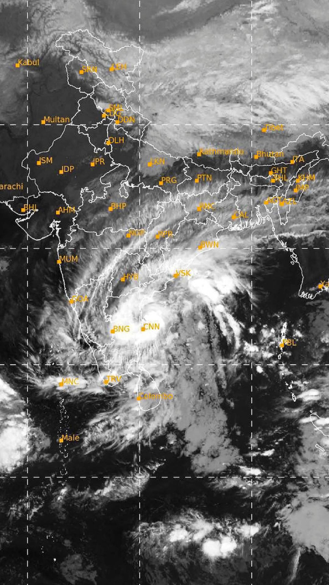 मिचोंग ने मचाई भारी तबाही, यहां तस्वीरों में देखें सैलाब का मंजर