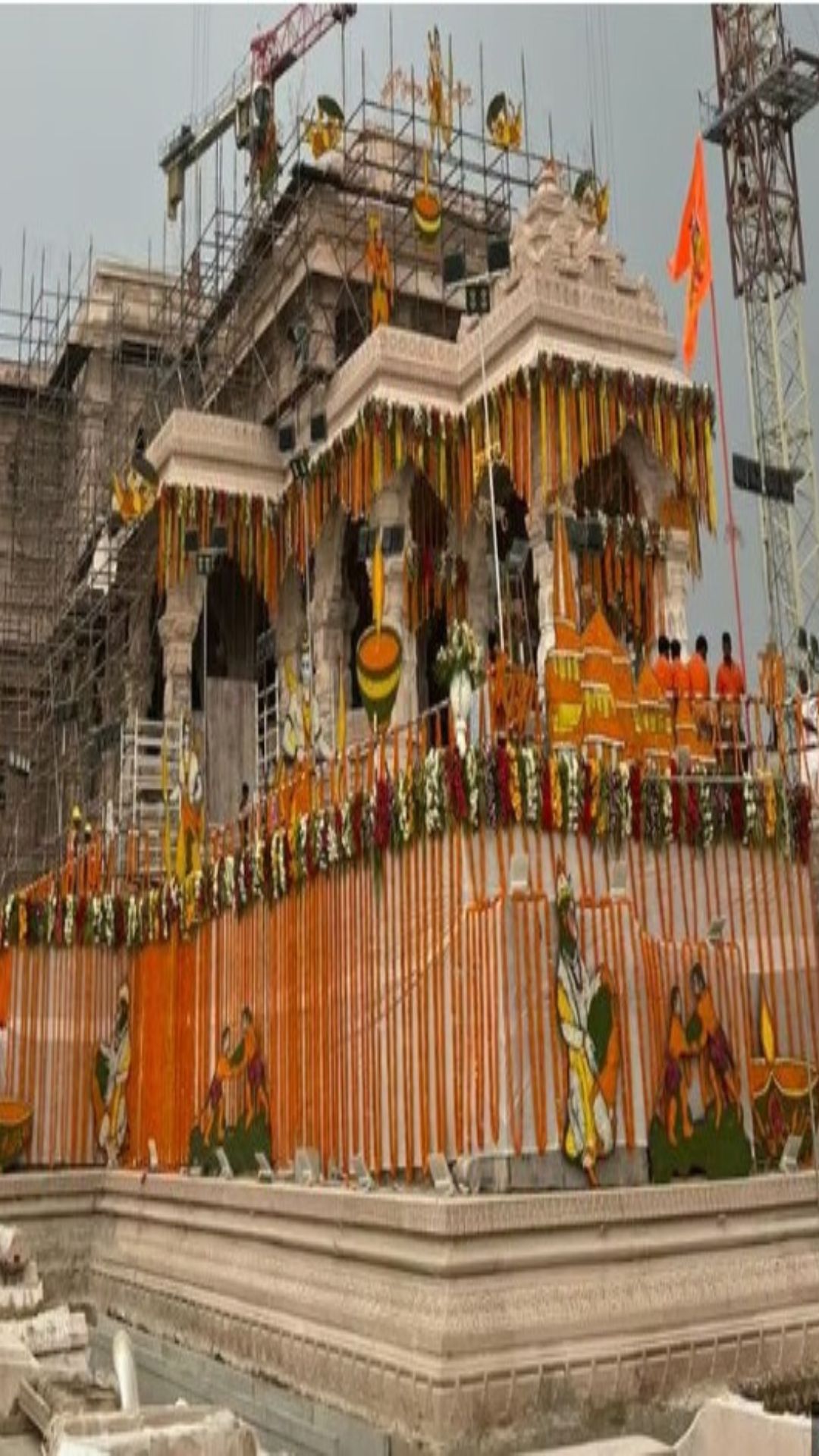 राम मंदिर में कुल कितने दरवाजे लगे हैं?