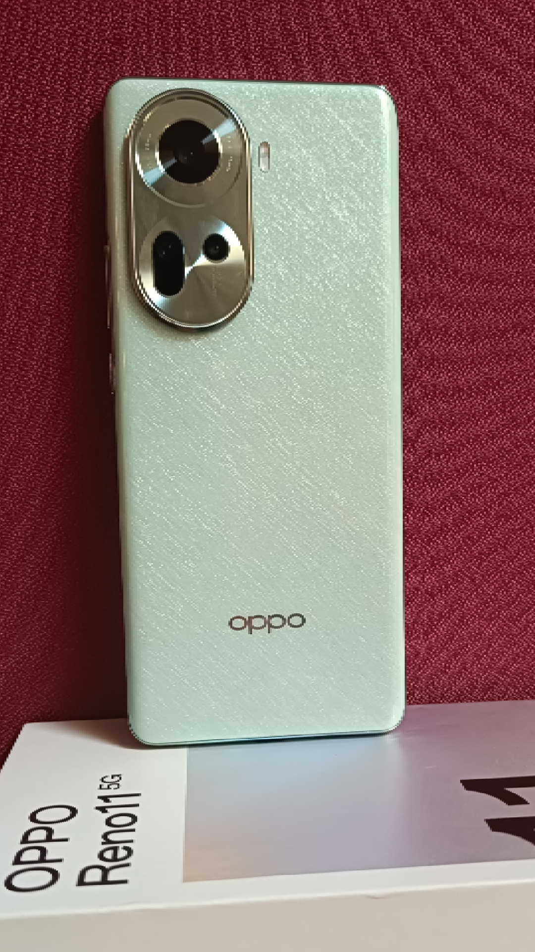 Oppo Reno 11 5G की पहली सेल, 6000 रुपये बचाने का शानदार मौका