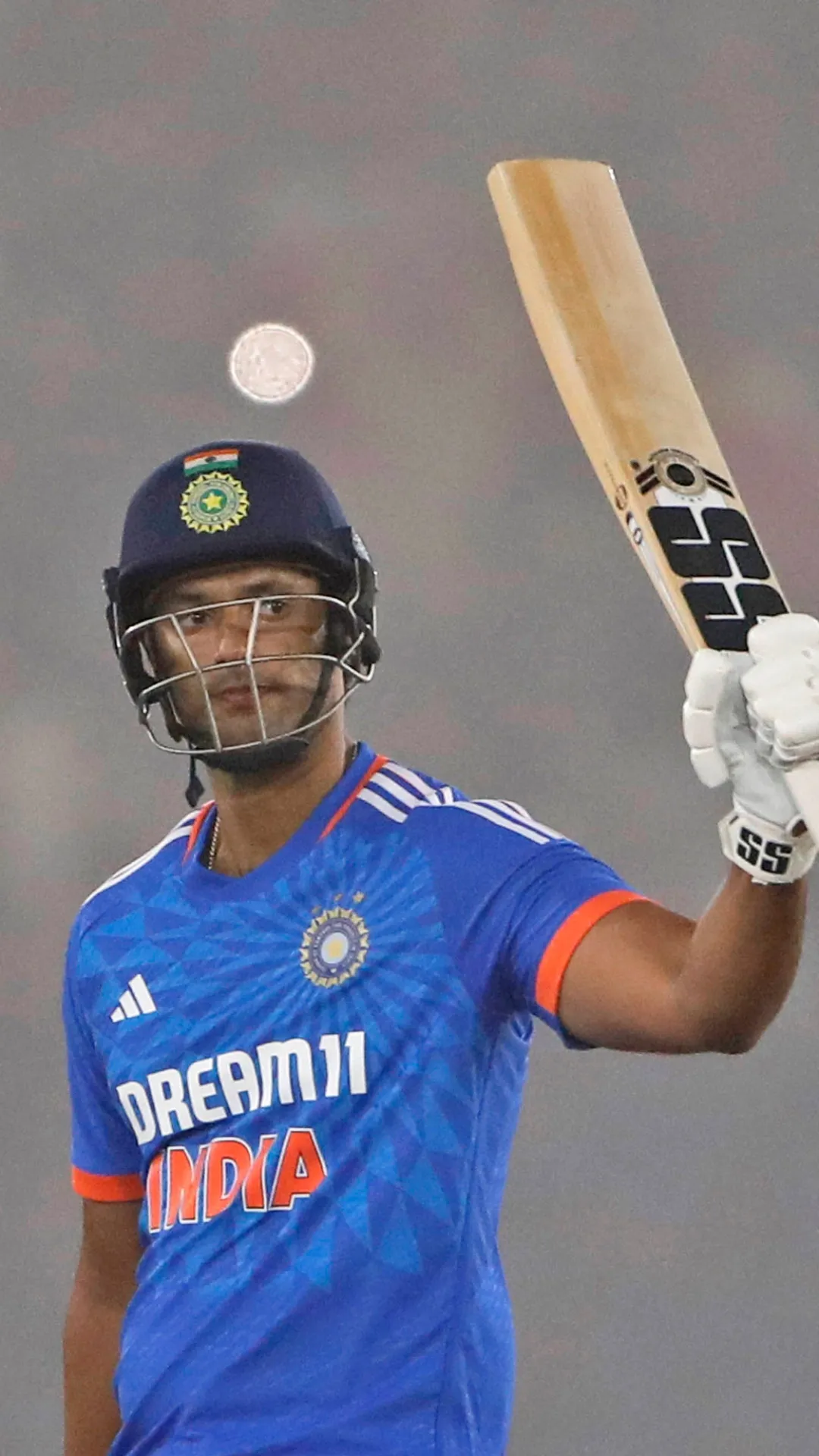 एक T20I मैच में भारत के लिए 50 रन और 1 विकेट लेने वाले खिलाड़ियों की लिस्ट
