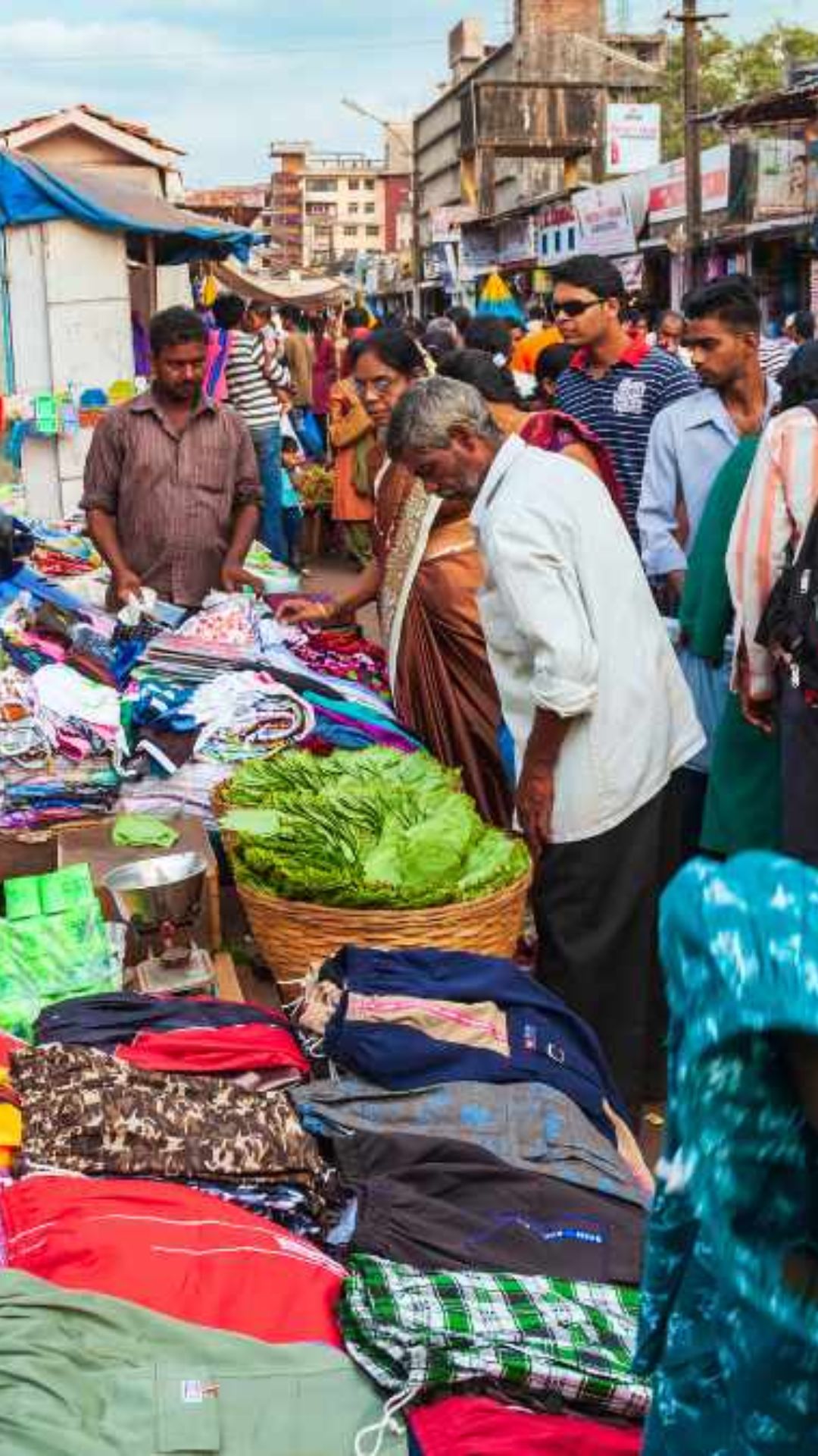 दिल्ली का ये बाजार है एशिया की सबसे सस्ती और बड़ी मार्केट