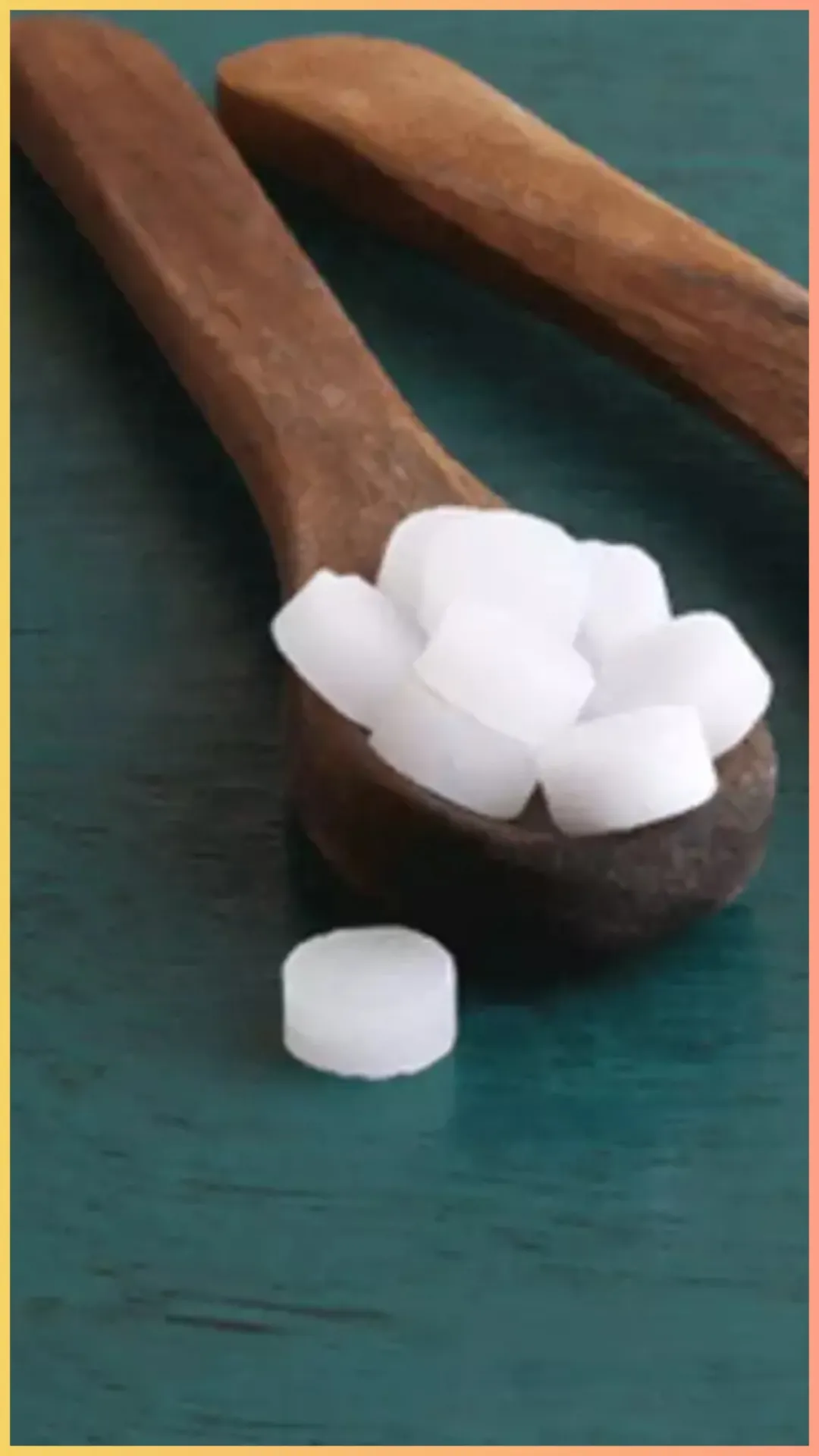 बस 1 चम्मच कपूर, स्किन और बालों के लिए है कारगर