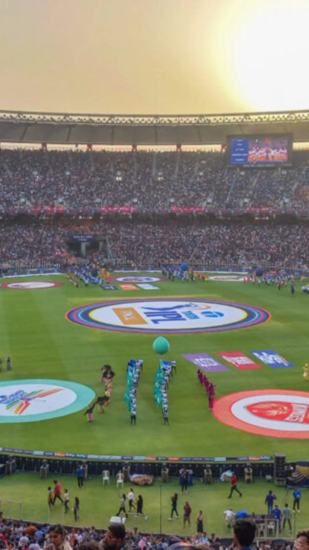 कहां है दुनिया का सबसे बड़ा क्रिकेट स्टेडियम, एक साथ कितने लाख लोग देख सकते हैं मैच