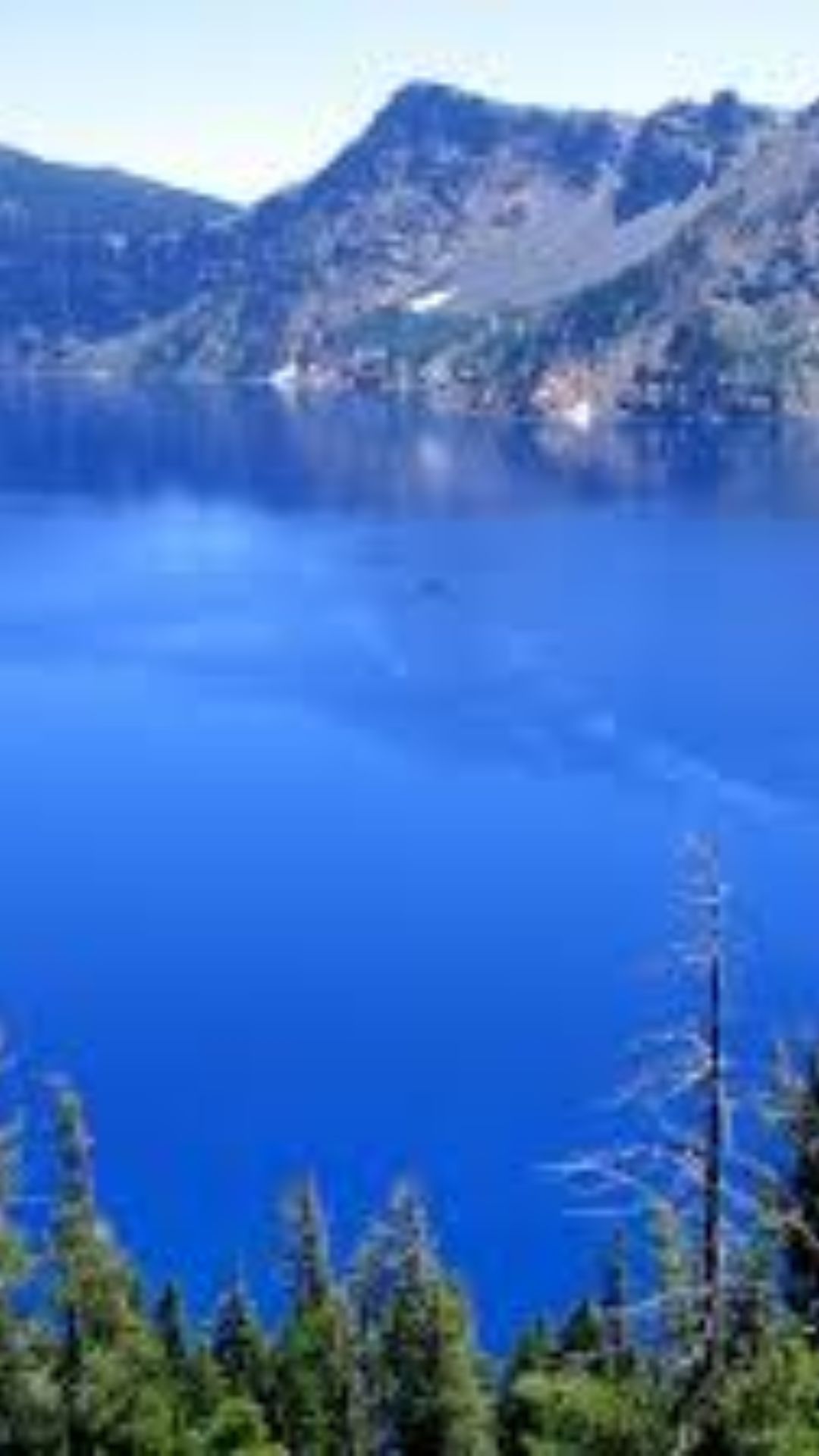 ये है दुनिया की सबसे पुरानी और गहरी Lake, गहराई जान होंगे हैरान