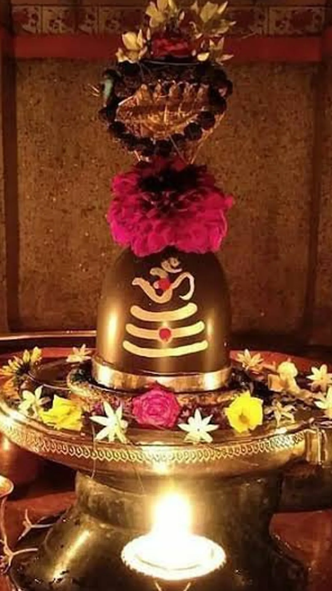 महाशिवरात्रि पर शिवलिंग पर क्या चढ़ाएं?