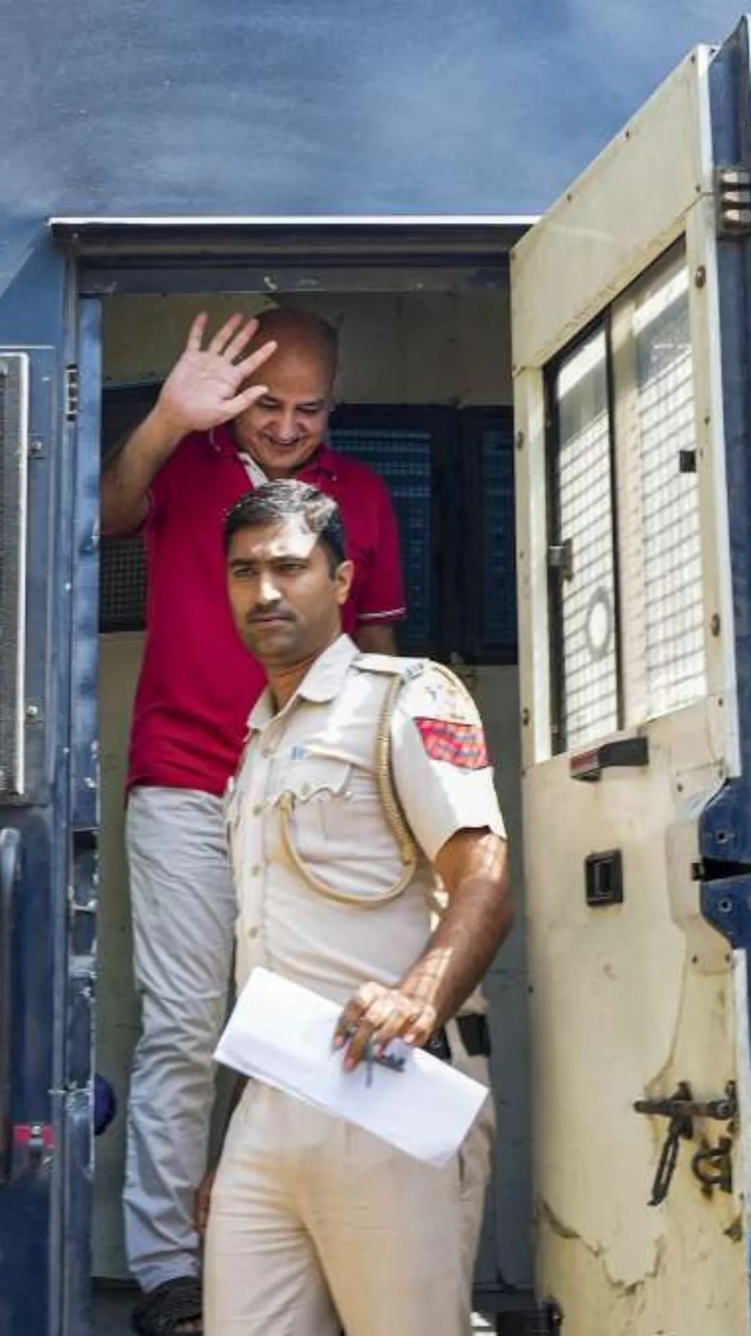 दिल्ली के कथित शराब घोटाले में अब तक कौन-कौन नेता हुए गिरफ्तार?