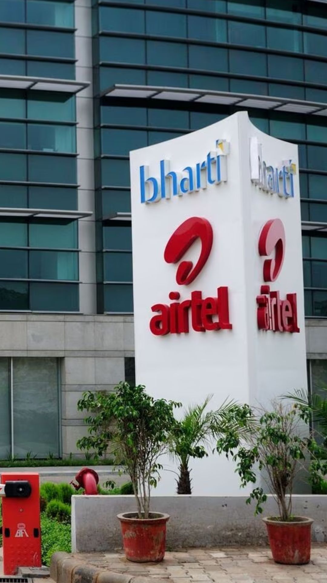 Airtel का यह प्लान बार बार रिचार्ज के झंझट से करेगा फ्री, बिना टेंशन कर सकेंगे जमकर बात 