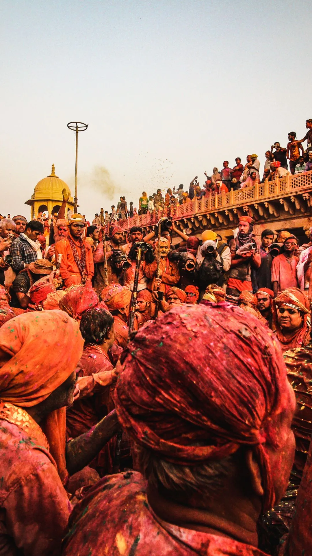 वृंदावन में कितने दिन होली मनाई जाती है?