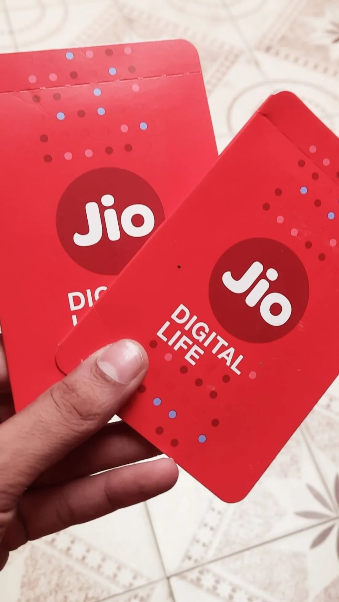 Jio यूजर्स की मौज, इन 7 प्लान्स में मिलेगी लंबी वैलिडिटी, साल भर रिचार्ज कराने की टेंशन खत्म
