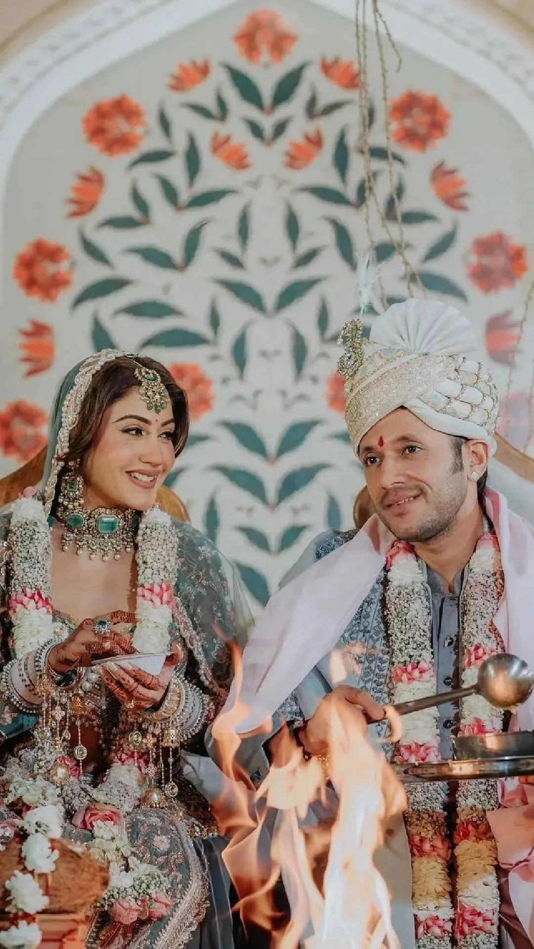 सफेद चूड़ा-हरा जोड़ा पहन 'इश्कबाज' एक्ट्रेस ने लिए सात फेरे, शादी की तस्वीरें जीत रहीं दिल