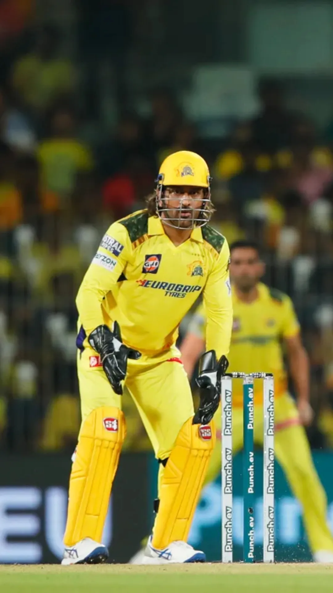 IPL खेलने वाले उम्रदराज खिलाड़ियों की लिस्ट, इस नंबर पर पहुंचे एमएस धोनी