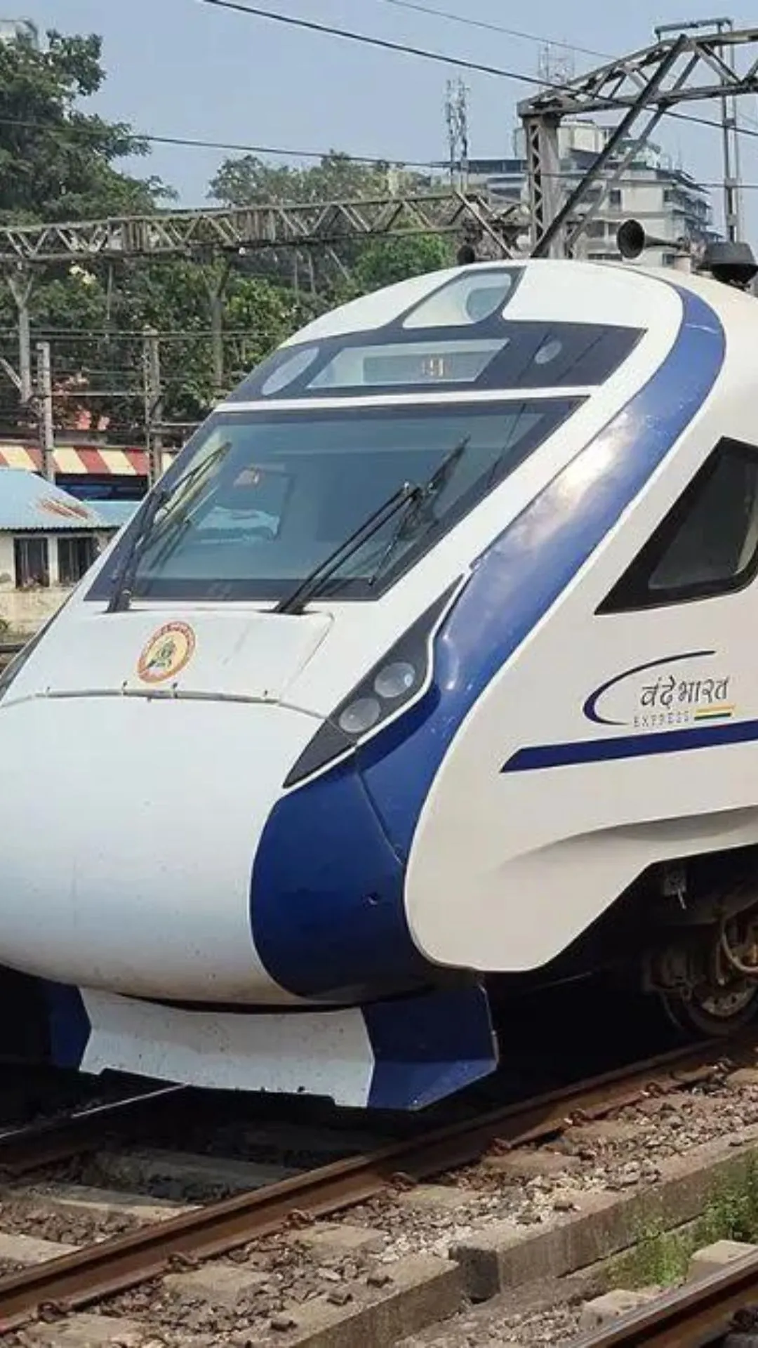Vande Bharat में दिल्ली से अयोध्या तक कितना है किराया?