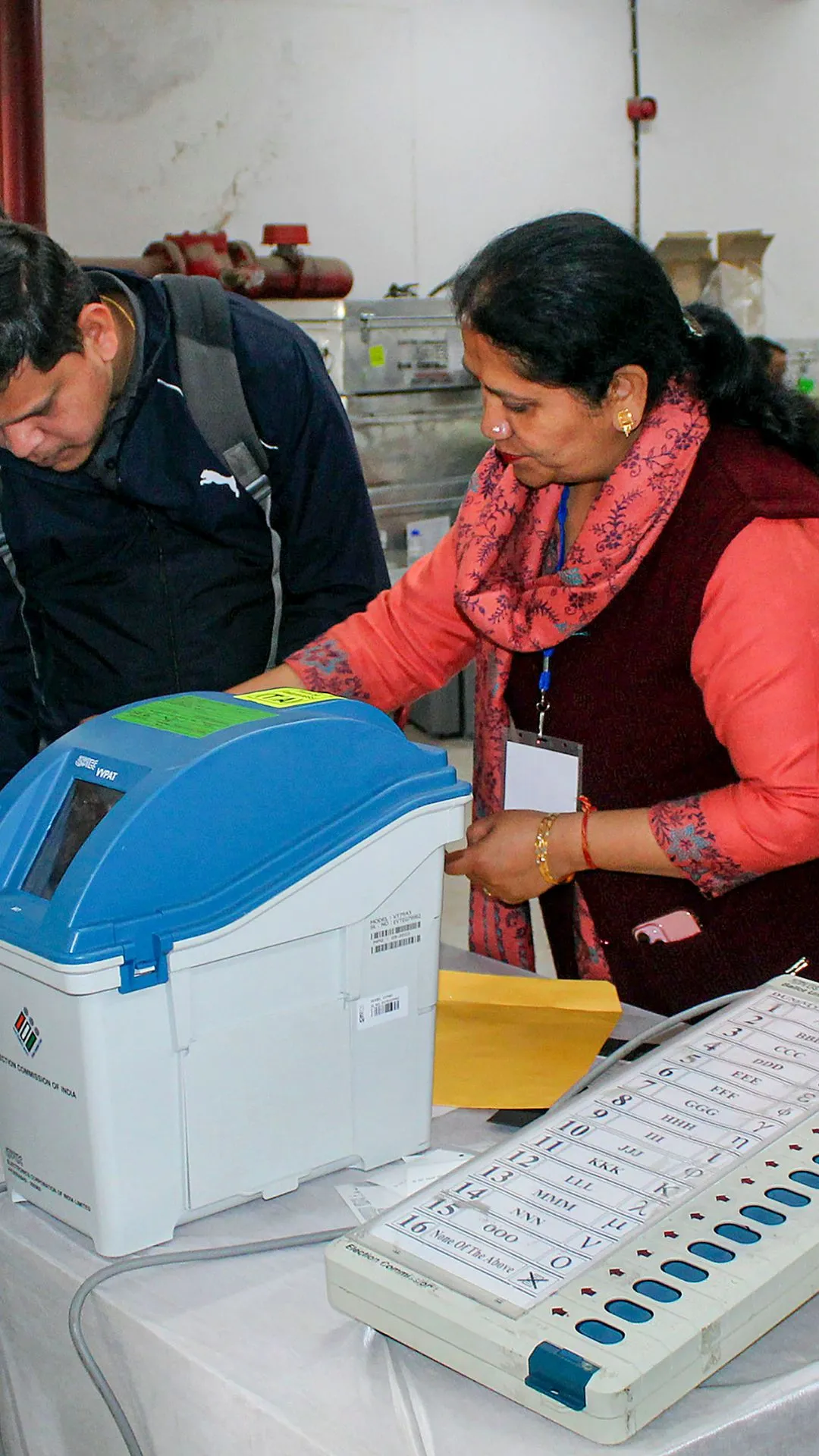 किन पहचान पत्रों को दिखाकर कर सकते हैं मतदान