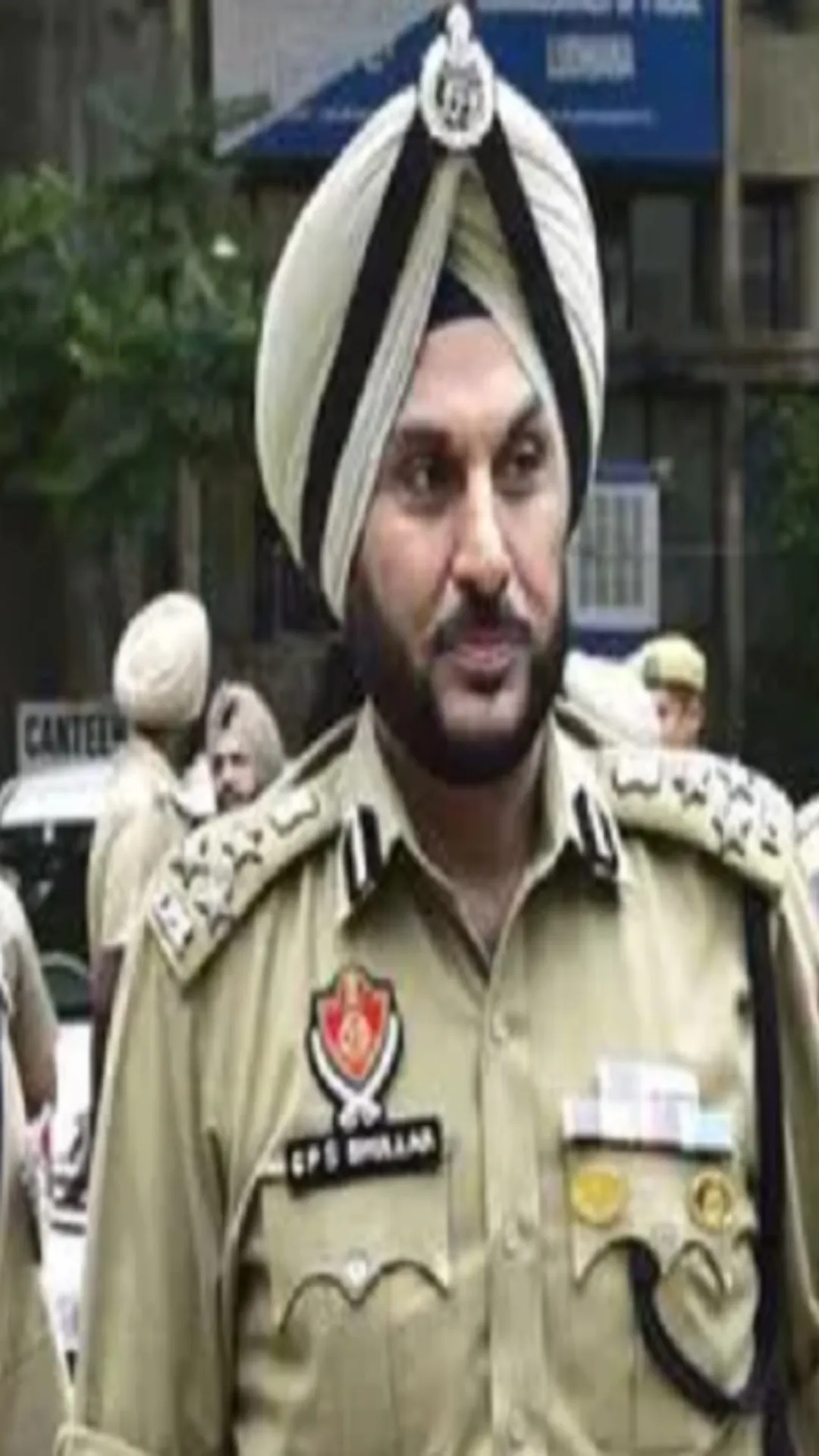 ये हैं भारत के सबसे अमीर IPS, संपत्ति जान उड़ जाएंगे होश
