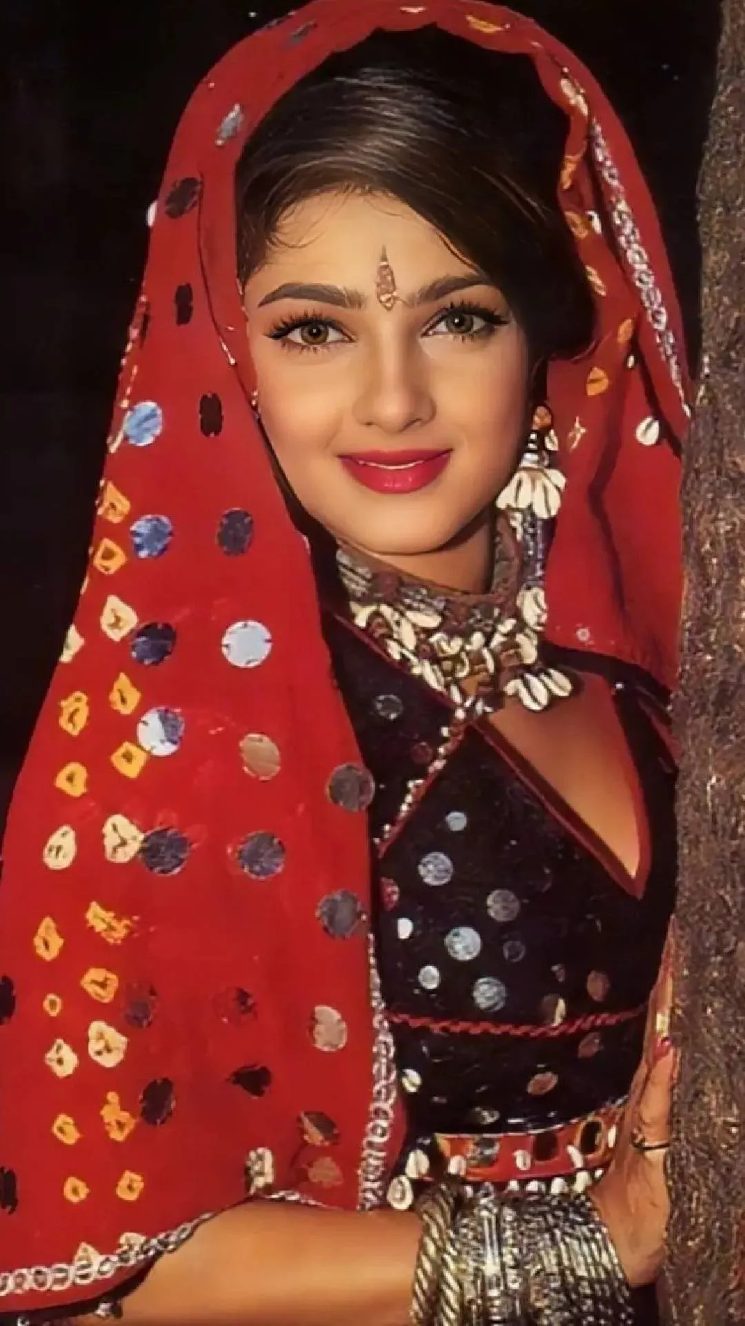 कहां गुम हो गईं 'करण-अर्जुन' की बिंदिया, बॉलीवुड की ग्लैम गर्ल अचानक बन गई साध्वी