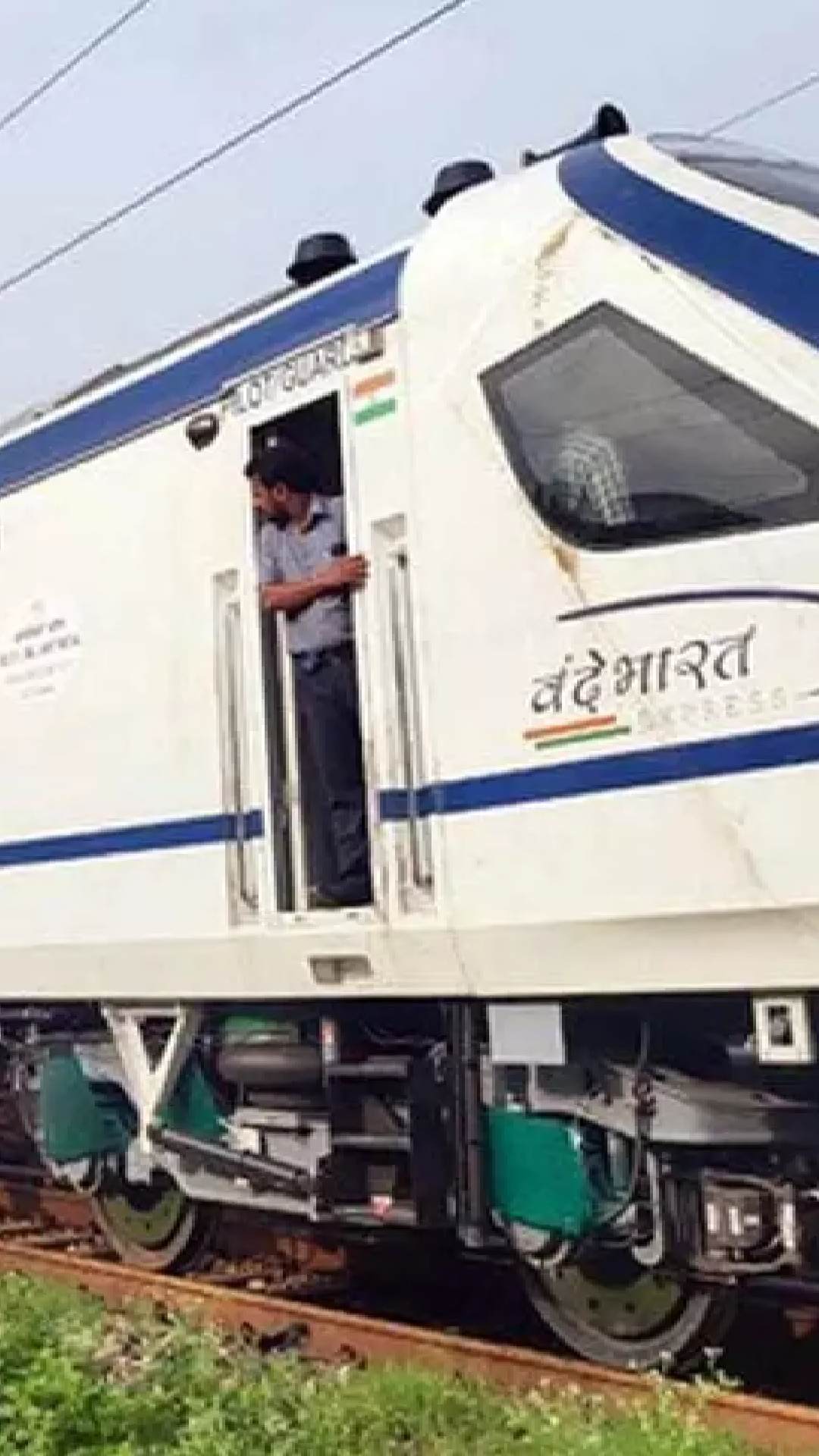 Vande Bharat ट्रेन में है गजब का सिस्टम, जितनी बार लगती है ब्रेक, रेलवे को होता है मुनाफा 