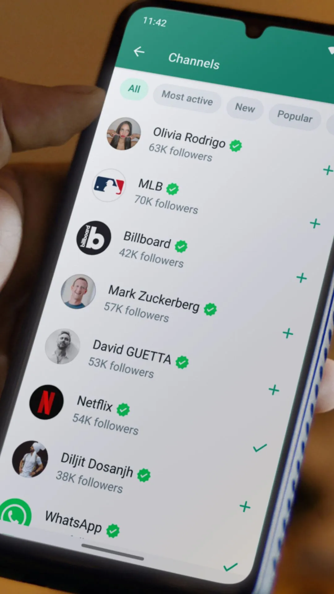जिसको दिखाना चाहते हैं WhatsApp Status वह जरूर देखेगा, बस कर लें ये सेटिंग 