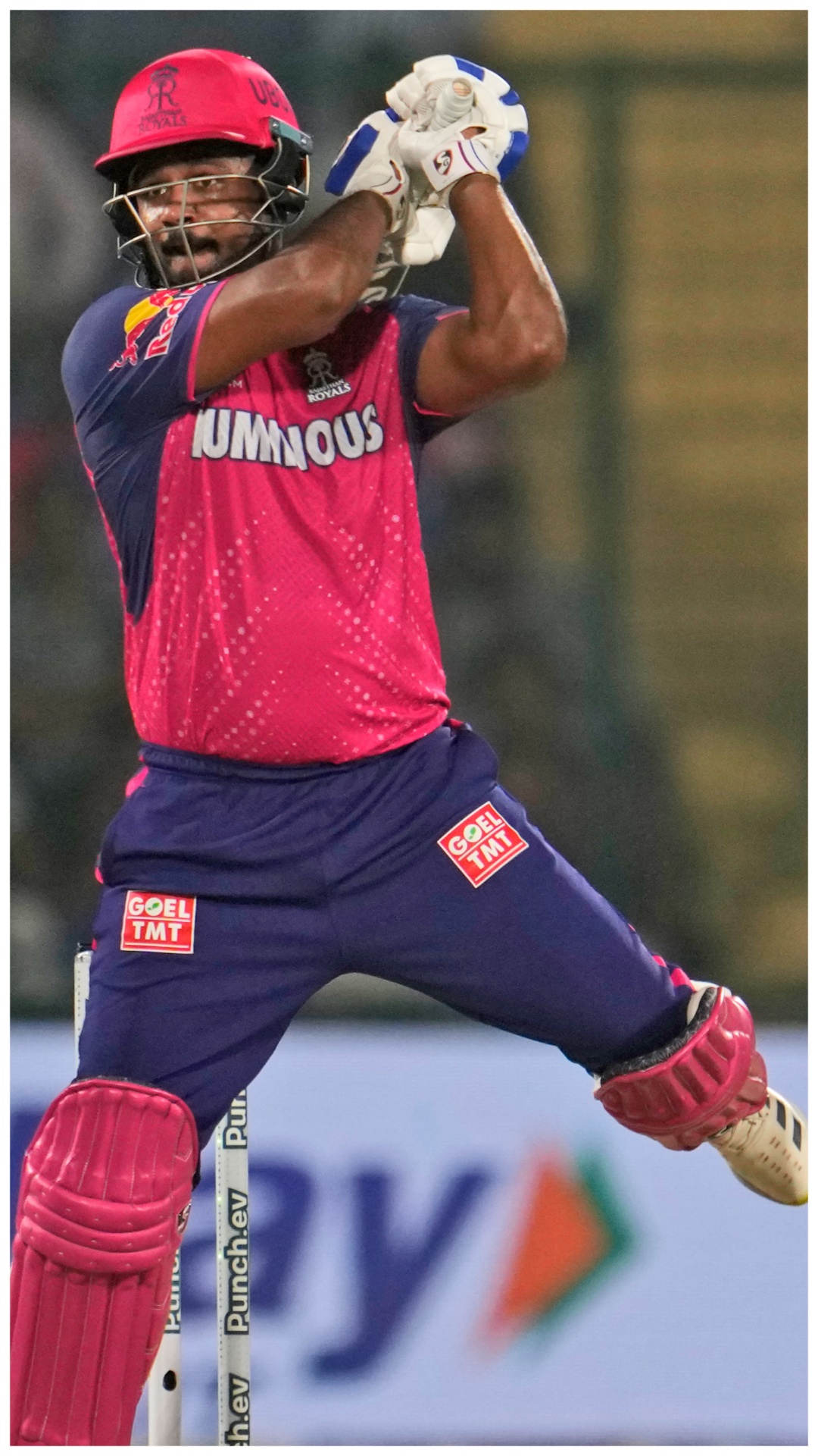 आईपीएल में 200 से ज्यादा छक्के जड़ने वाले भारतीय बल्लेबाज, संजू सैमसन इस नंबर पर पहुंचे 