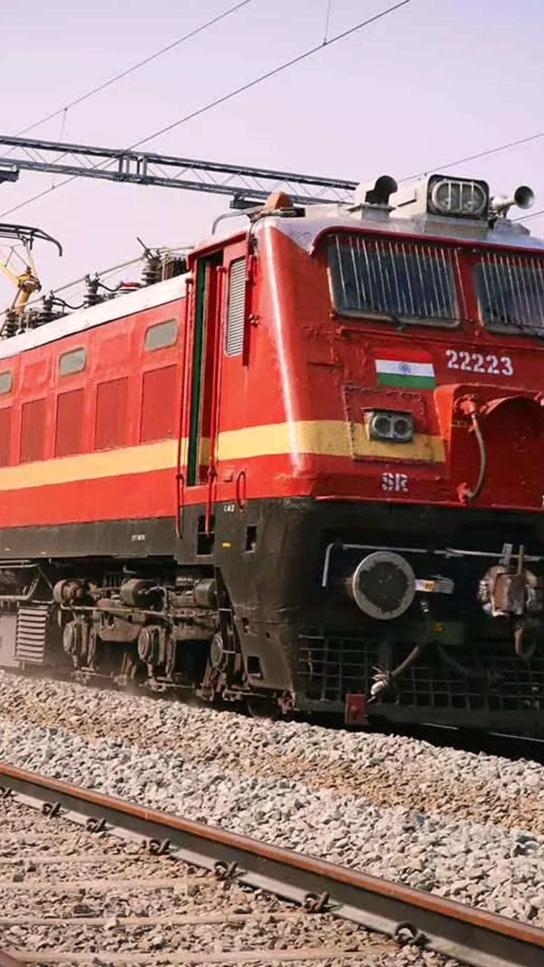 Indian Railway में असिस्टेंट लोको पायलट कैसे बनते हैं, कितनी मिलती है सैलरी? 