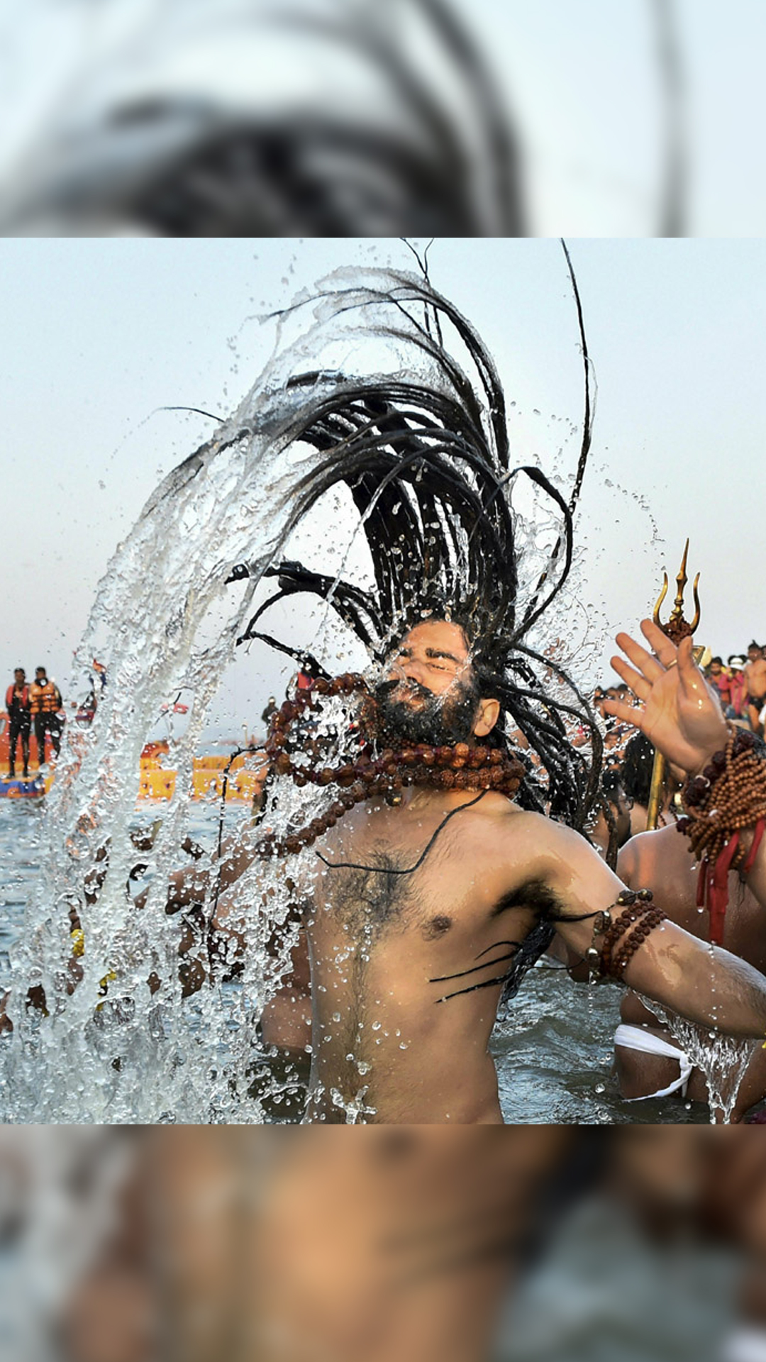 गंगा में नहाते समय भूलकर भी न करें ये गलतियां