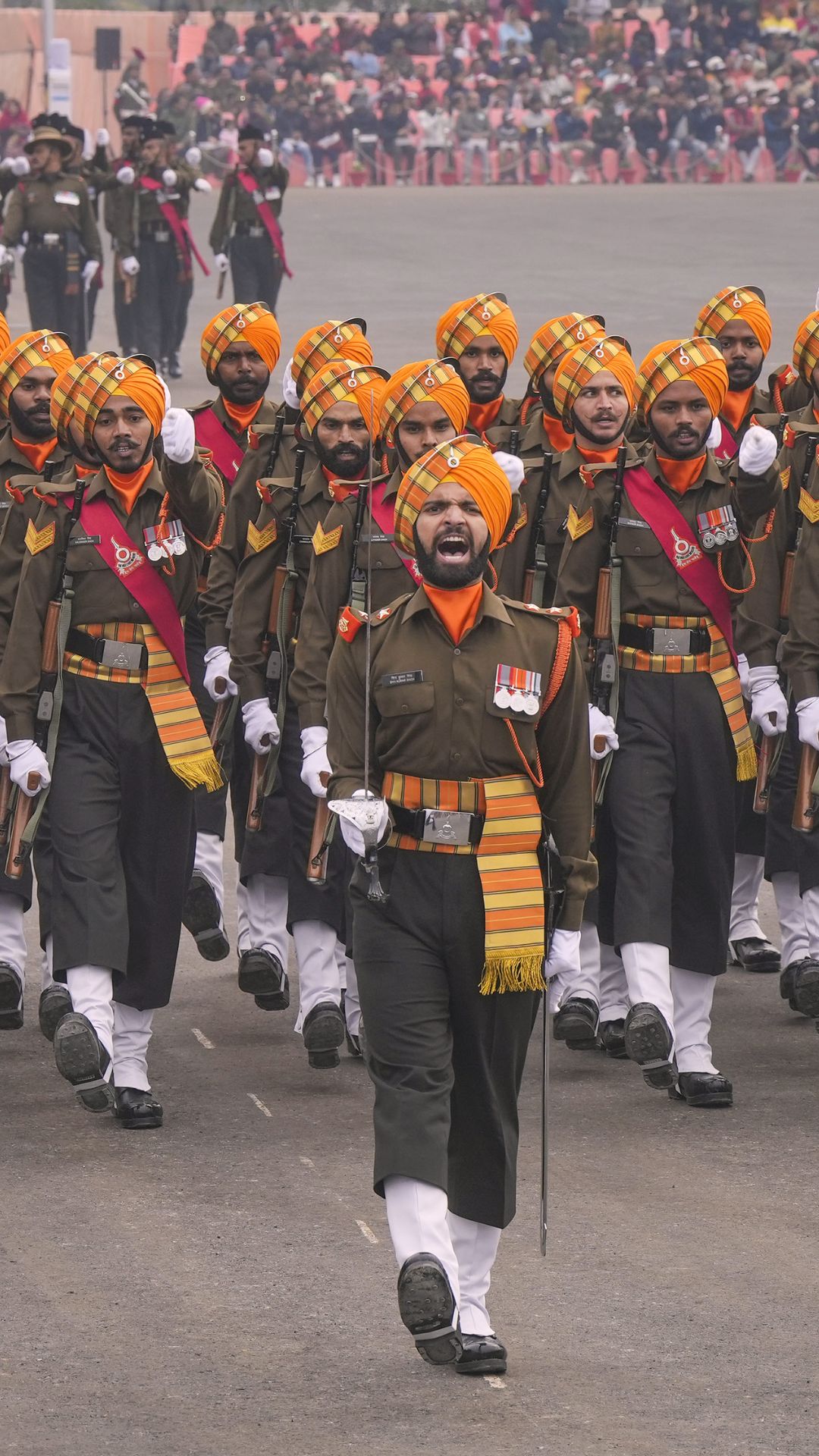 Indian Army में लेफ्टिनेंट की एक महीने की सैलरी कितनी होती है? 