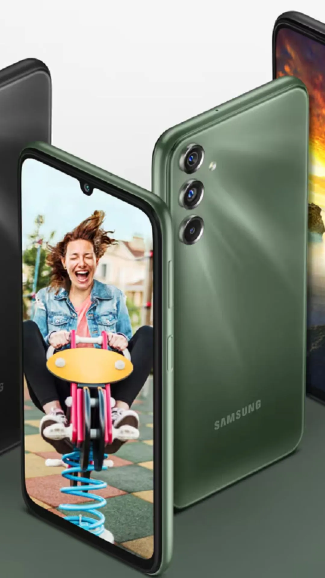 Samsung फैंस की हुई मौज, आधी कीमत में मिल रहा है दमदार स्मार्टफोन