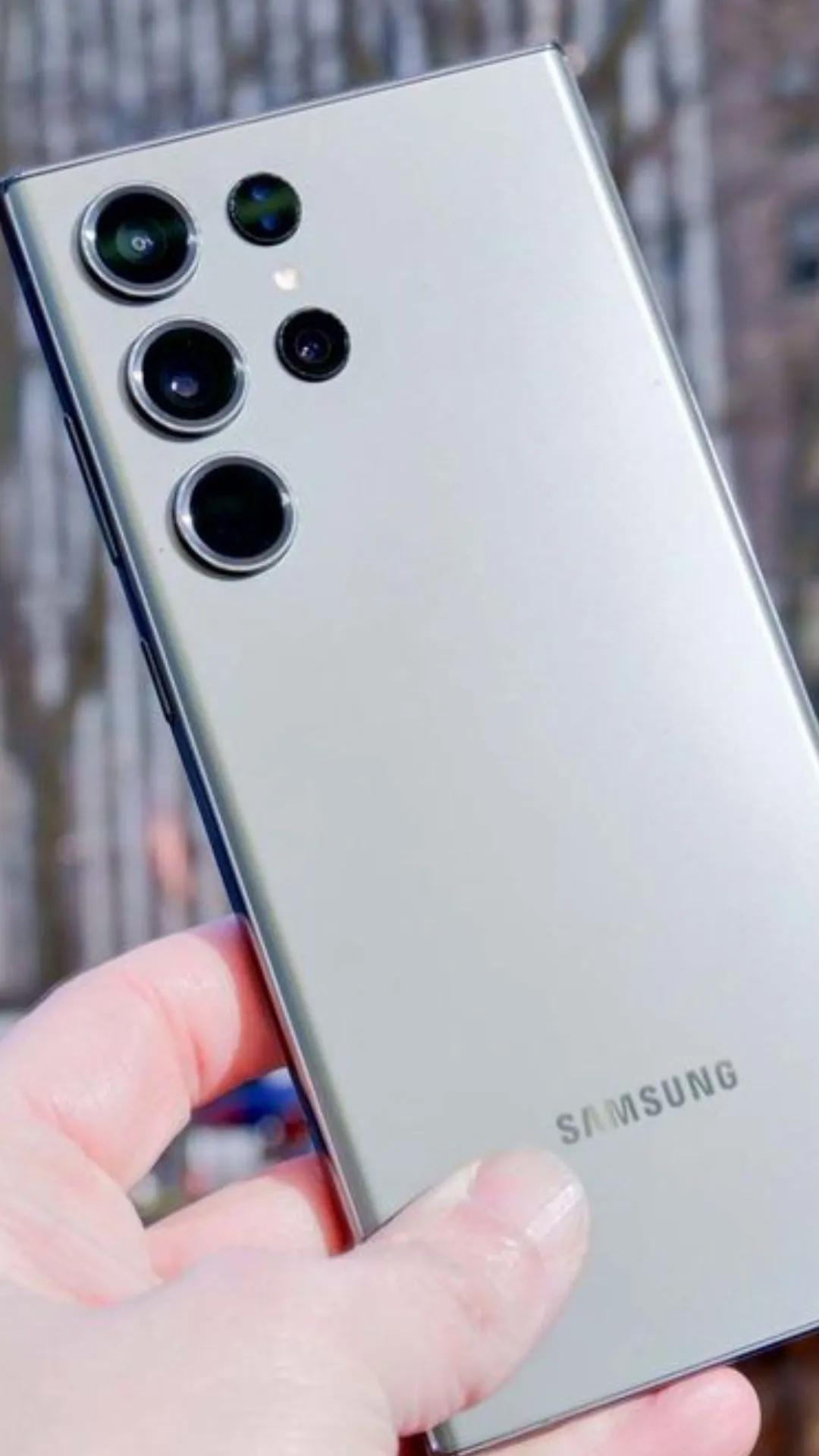 Samsung Galaxy S23 Ultra के दाम में हुई बड़ी कटौती, 40% तक कम हो गए दाम