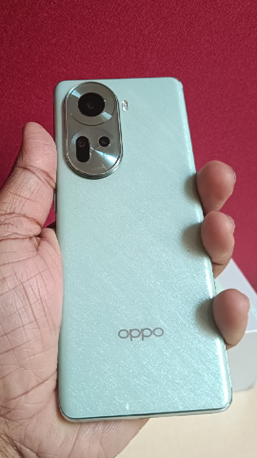 Oppo Reno 11 की कीमत हुई धड़ाम, लॉन्च के बाद पहला बड़ा प्राइस कट