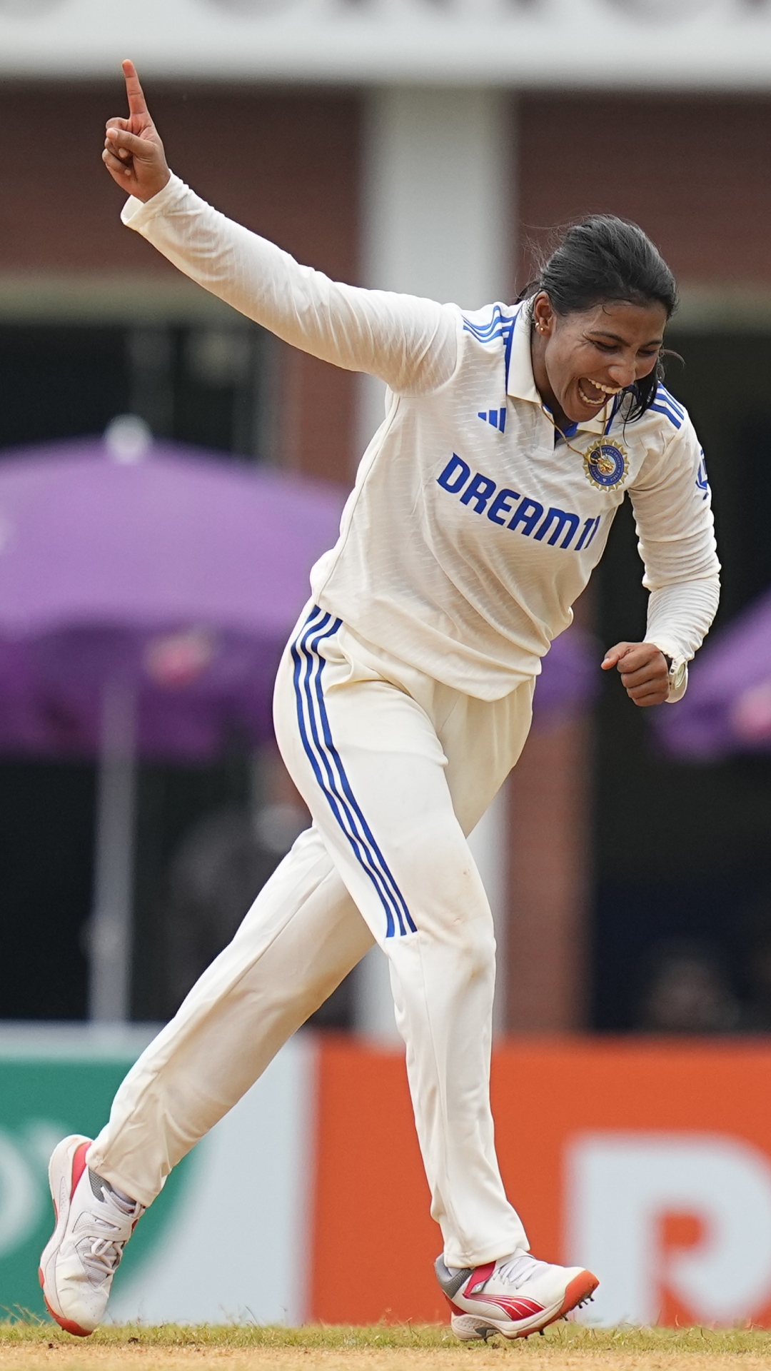 भारत के लिए महिला टेस्ट क्रिकेट में एक मैच में सबसे अधिक विकेट लेने वालीं खिलाड़ी