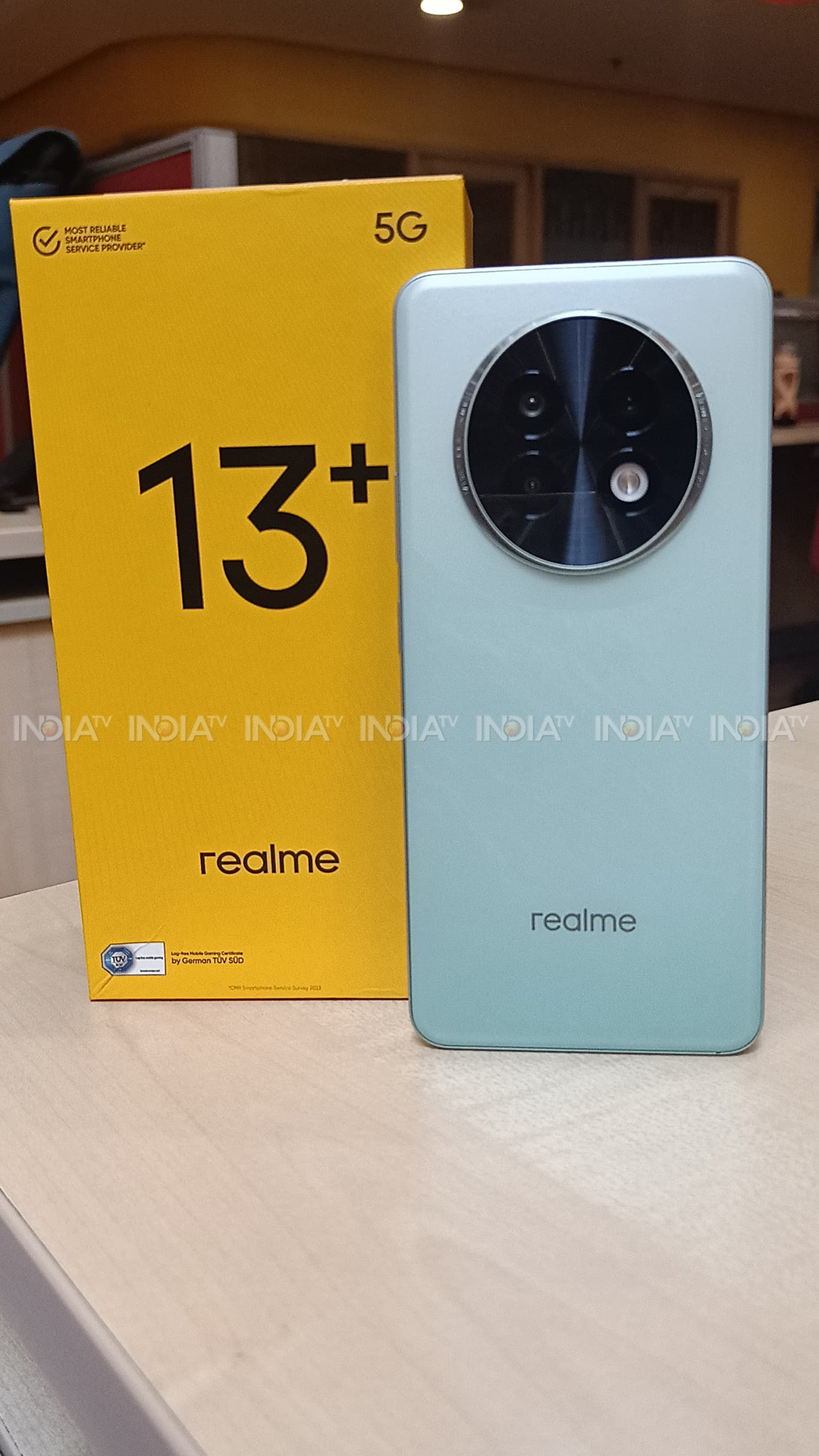 Realme 13 सीरीज हुई लॉन्च, Opp-Vivo-Samsung को मिलेगी कड़ी टक्कर, देखें फर्स्ट लुक 