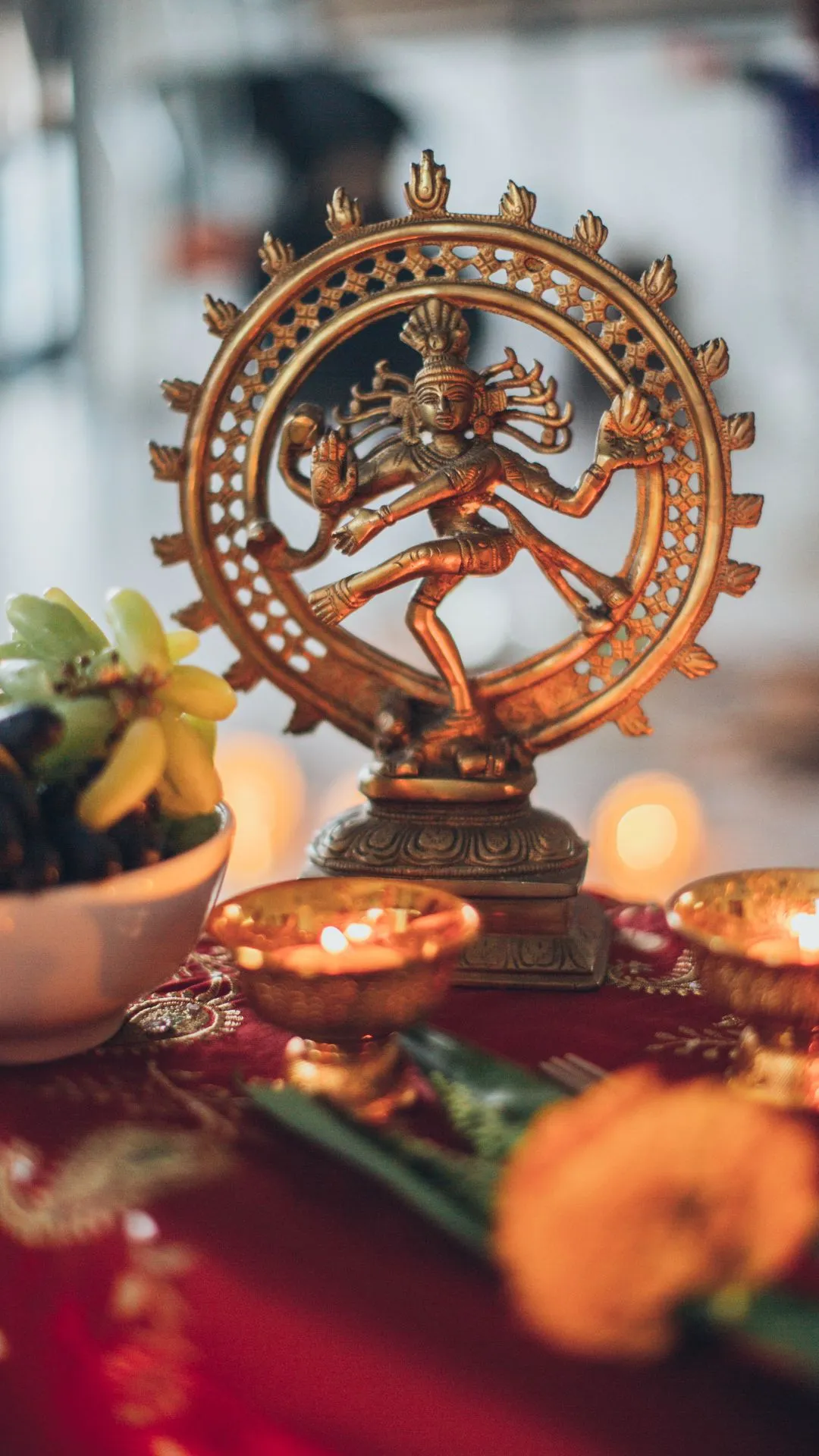 फूल तोड़ते समय कौन सा मंत्र बोलना चाहिए? जानें