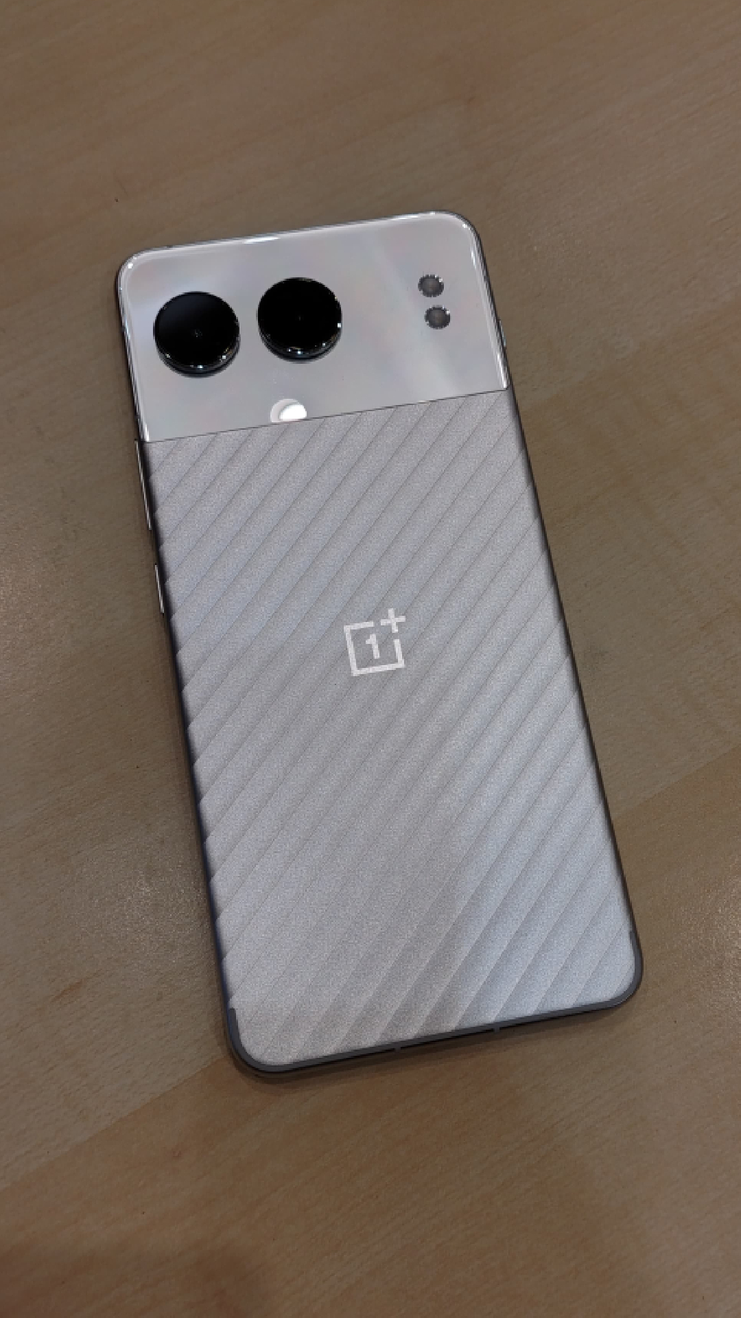 OnePlus Nord 4 की पहली सेल, 12GB रैम वाले तगड़े फोन पर मिल रहे धांसू ऑफर