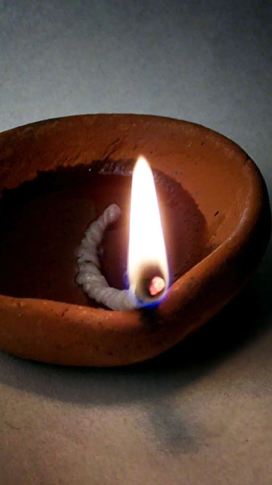 पितृ पक्ष के दौरान इन जगहों पर जलाएं दीया, पितरों की बरसेगी कृपा