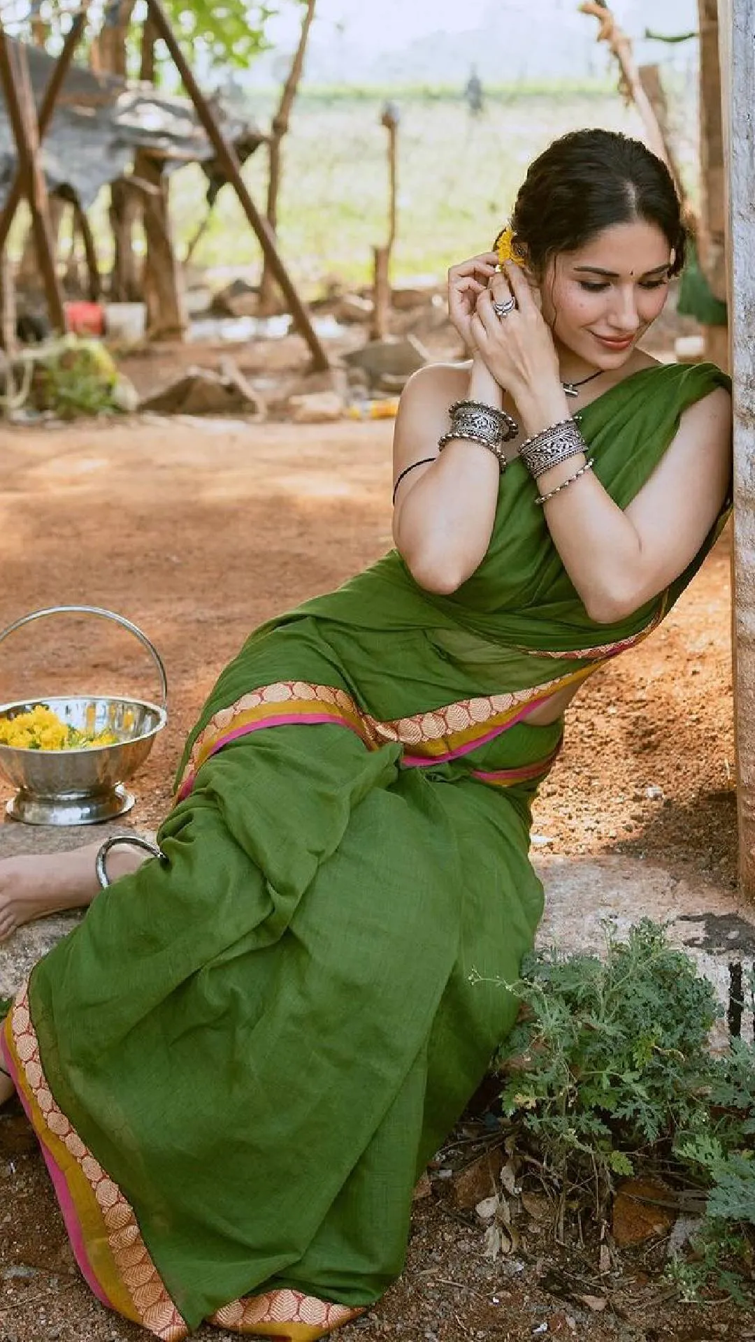 खूबसूरती में एक नंबर हैं अनुष्का की बहन, दिखती हैं लाजवाब, फिल्मों में मचाया तहलका