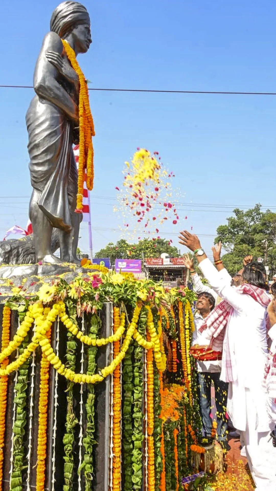 झारखंड के पहले मुख्यमंत्री कौन थे?
