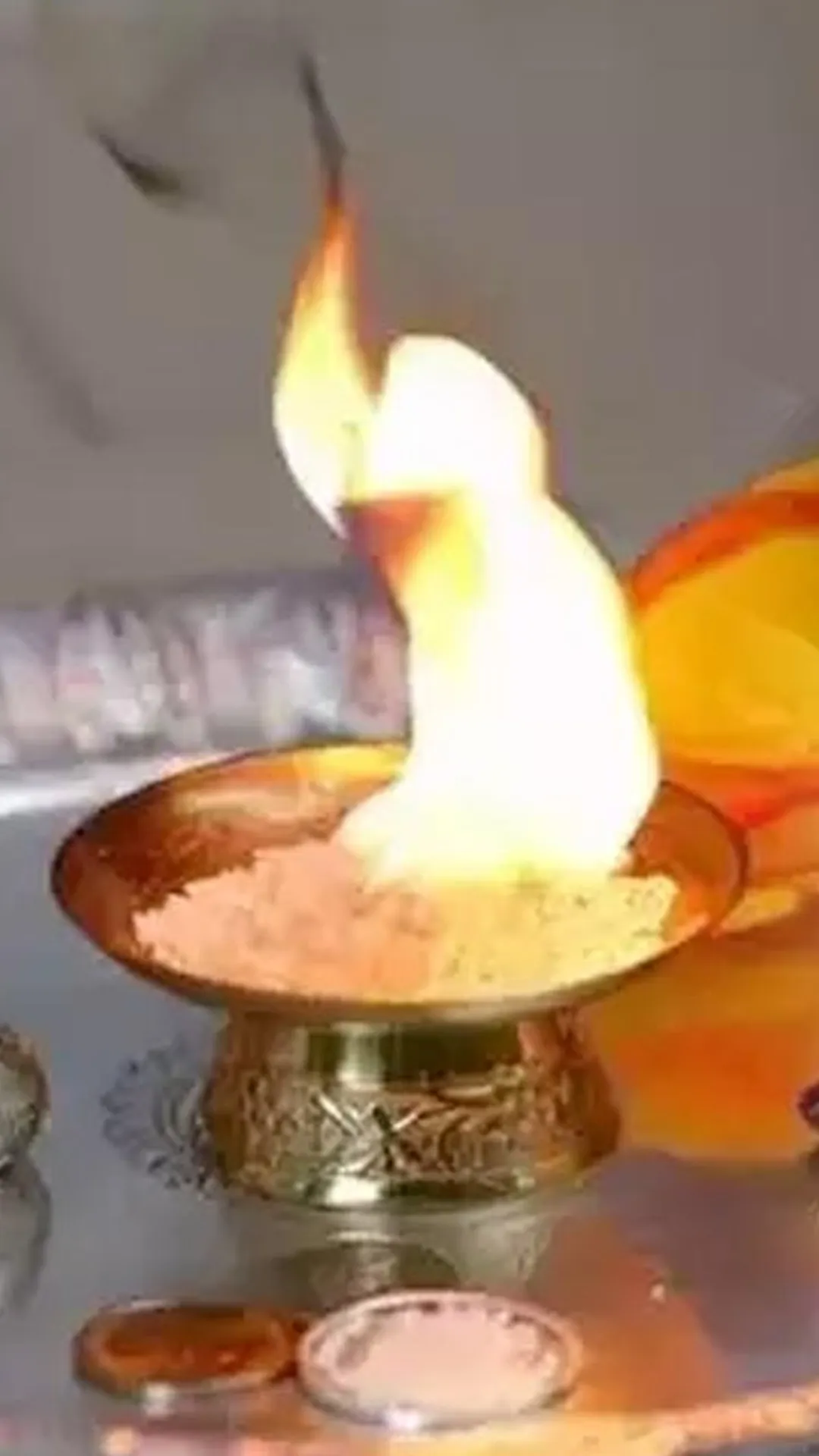 पूजा में कपूर का इस्तेमाल करने को क्यों कहा जाता है? जान लें कारण 
