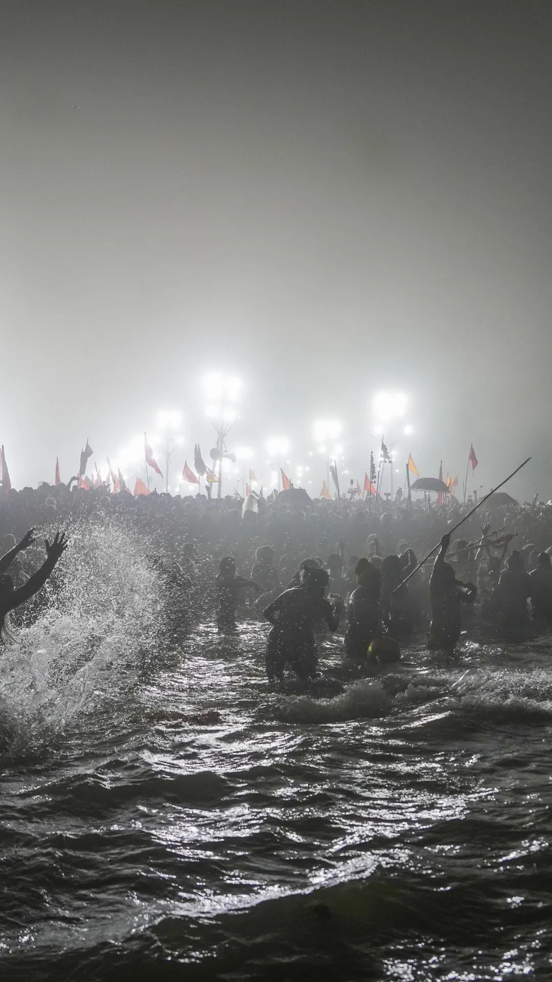 क्या मौनी अमावस्या वाले दिन भी नागा साधु करेंगे सबसे पहले स्नान?