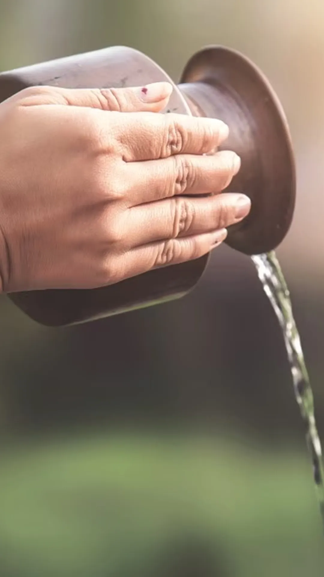 सूर्य को जल कब नहीं चढ़ाना चाहिए? जानें
