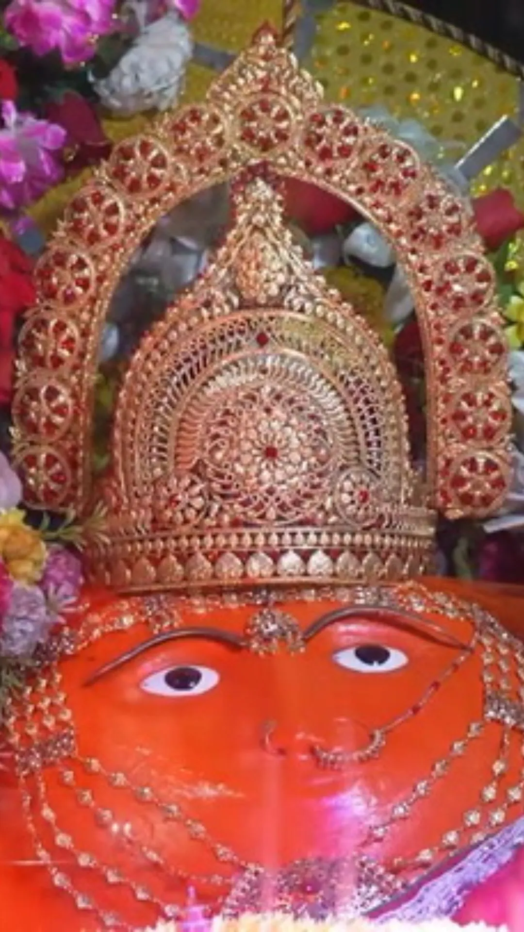 पाकिस्तान में कई ऐतिहासिक मंदिर हैं। हिंगलाज माता मंदिर पाकिस्तान का सबसे प्रसिद्ध हिंदू मंदिर है।