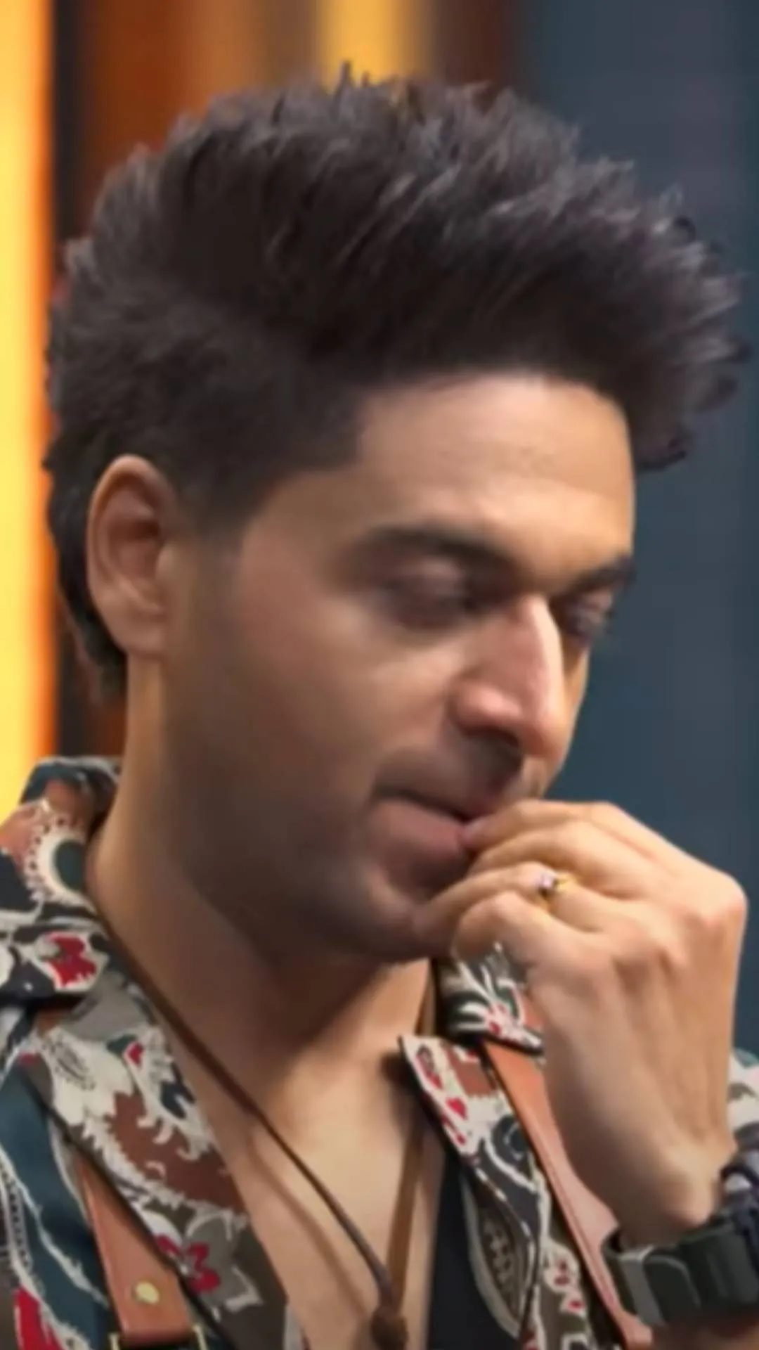 'अनुपमा' को छोड़ खाना पकाने पहुंचा 'अनुज', खाते ही फराह खान की जुबान का बिगड़ा स्वाद