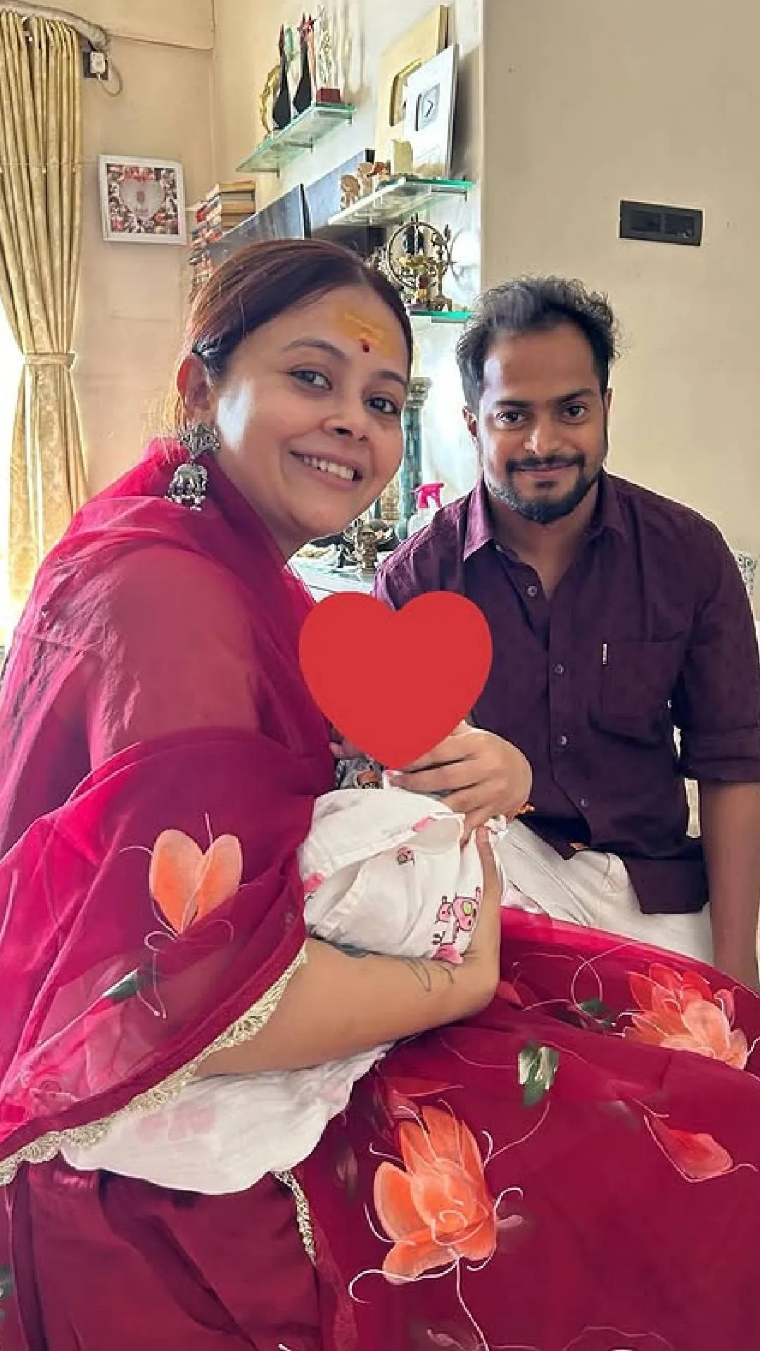 देवोलीना भट्टाचार्जी ने बेटे का किया नामकरण, हिंदू-मुस्लिम का चक्कर छोड़ चुना ये प्यारा नाम