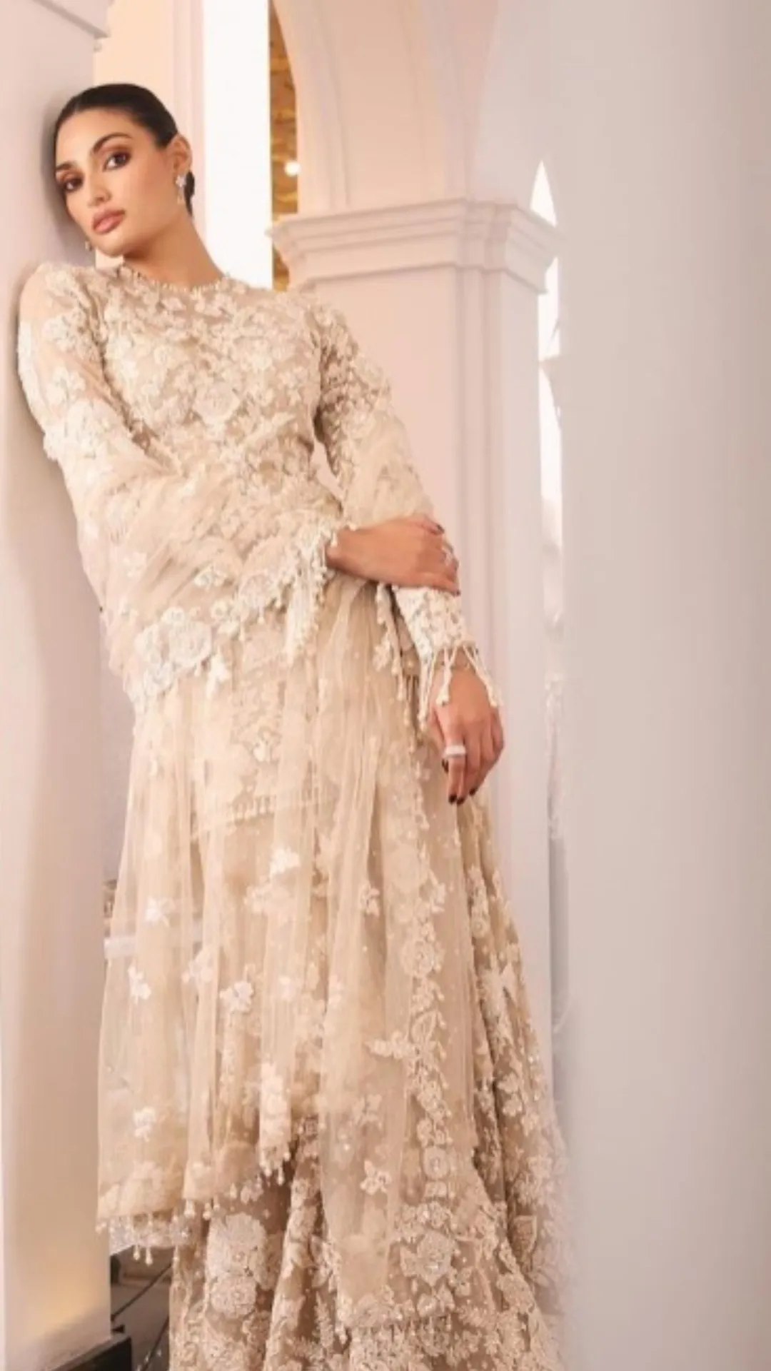 अथिया शेट्टी ने फ्लॅान्ट किया बेबी बंप, इंस्टाग्राम पर शेयर किए खास पल