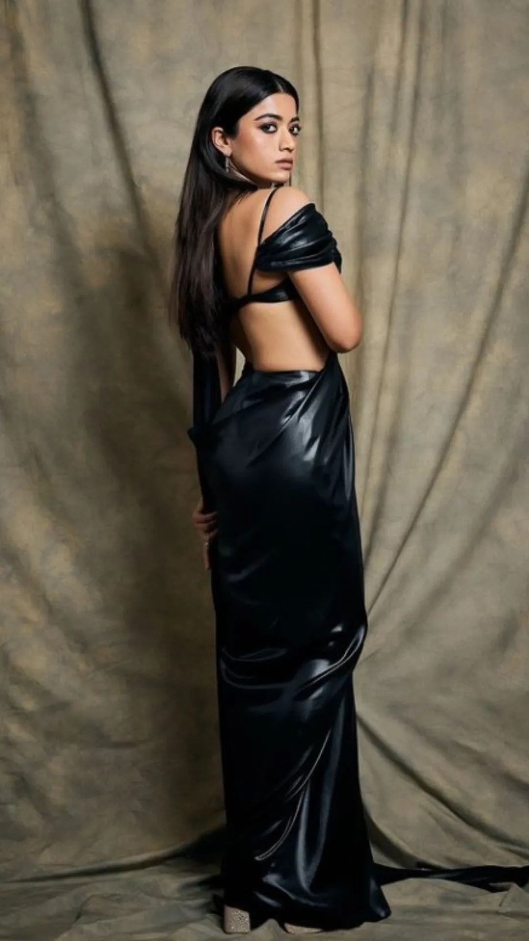 रश्मिका मंदाना को व्हीलचेयर पर लेकर पहुंचे विक्की कौशल, 'छावा' के प्रमोशन में छाए एक्टर