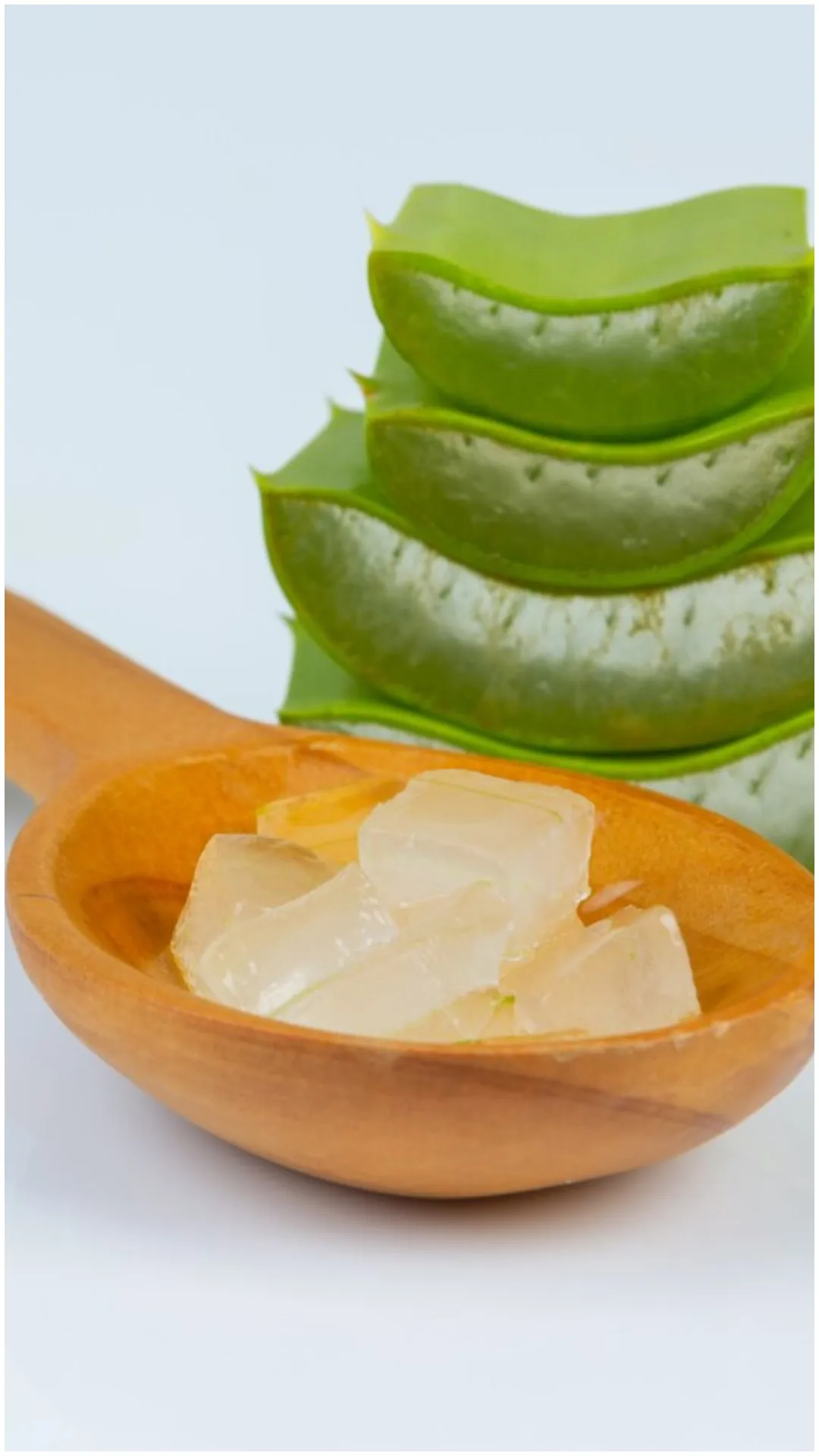 इंस्टैंट ग्लो के लिए एलोवेरा के साथ इन चीजों को मिक्स कर लगाएं