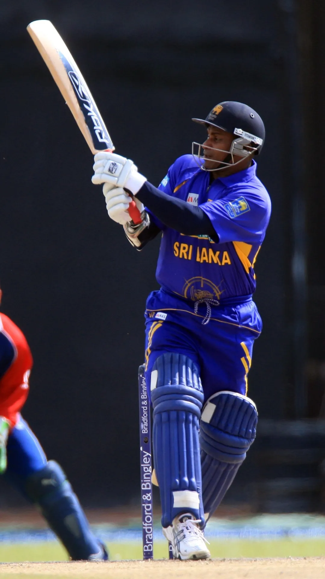 सनथ जयसूर्या ने 2006 में इंग्लैंड के खिलाफ लीड्स में वनडे मैच में 95 गेंदों पर 150 रन पूरे किए थे। 